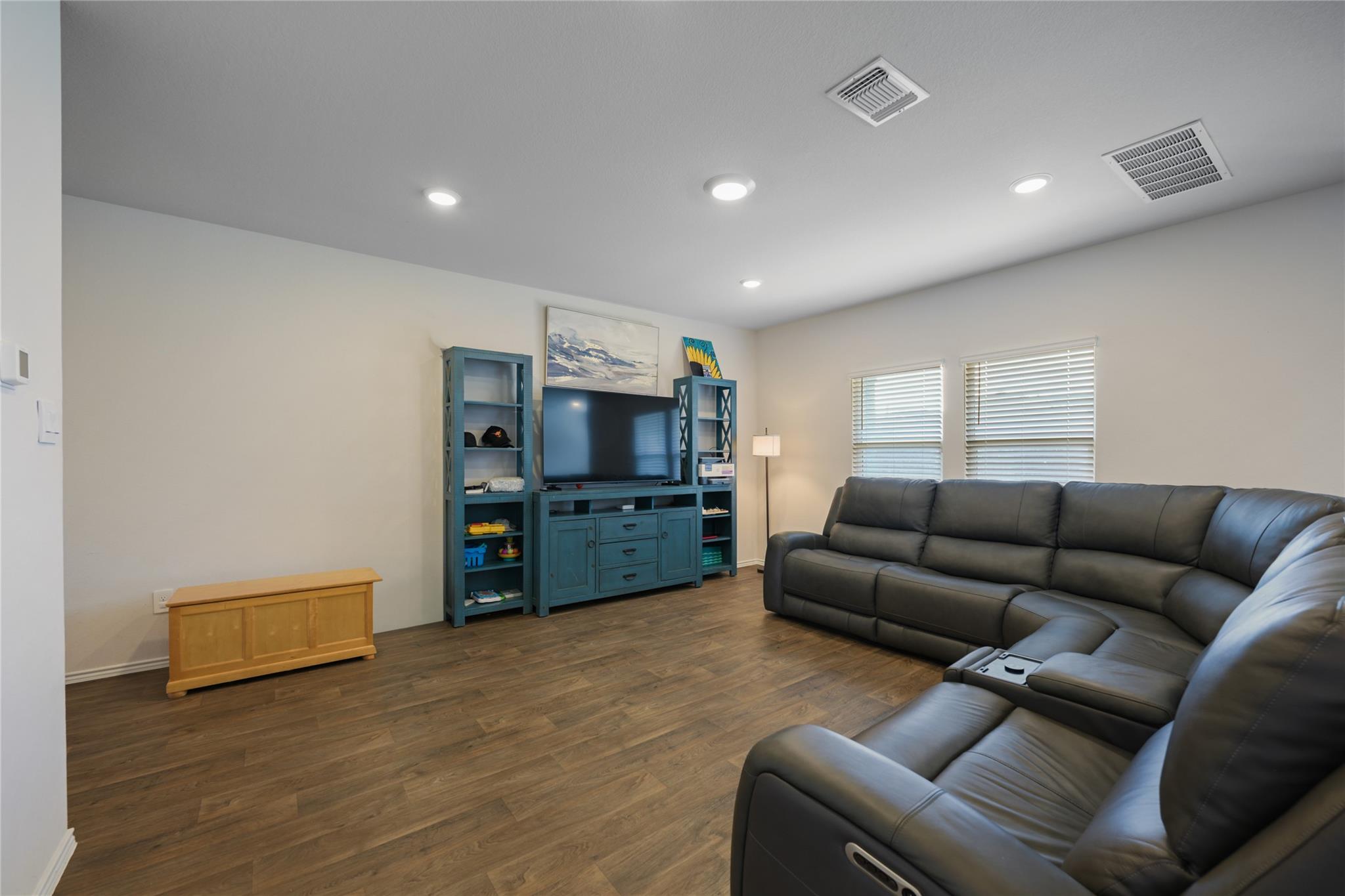 358 Frogmore Loop Property Photo 6