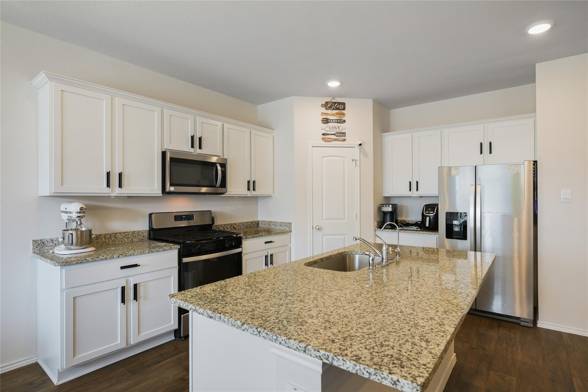 358 Frogmore Loop Property Photo 8