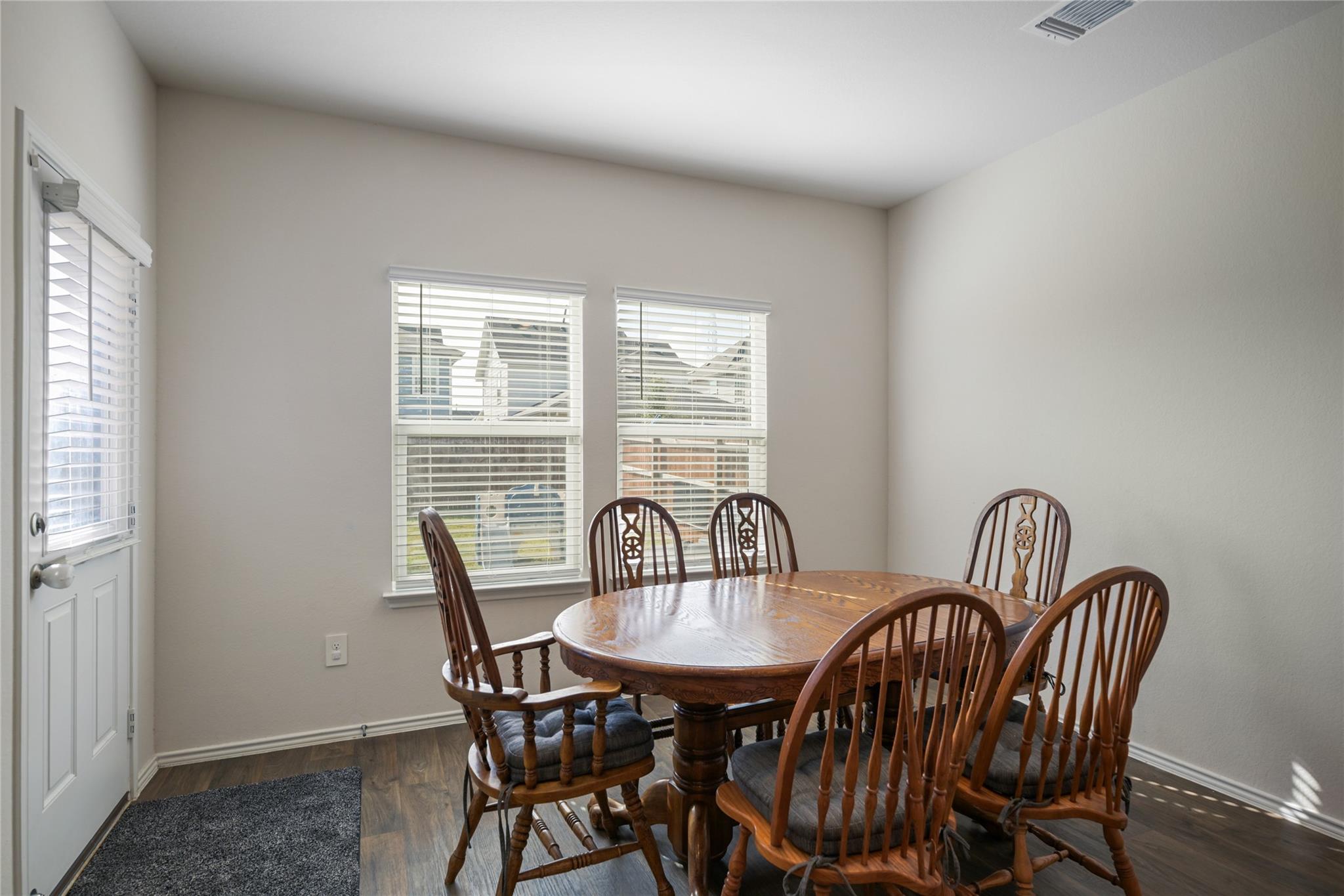 358 Frogmore Loop Property Photo 10