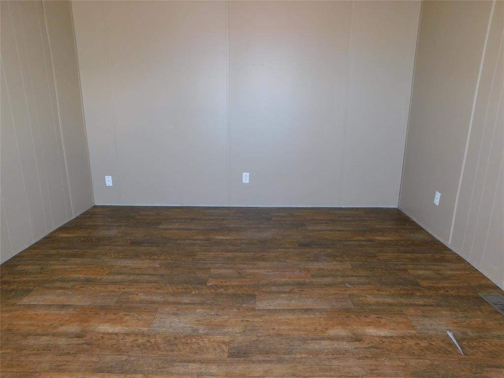 201 China Garden Ln Property Photo 7
