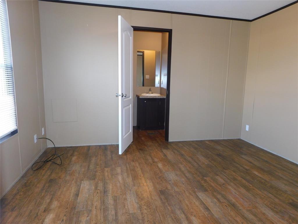 201 China Garden Ln Property Photo 8