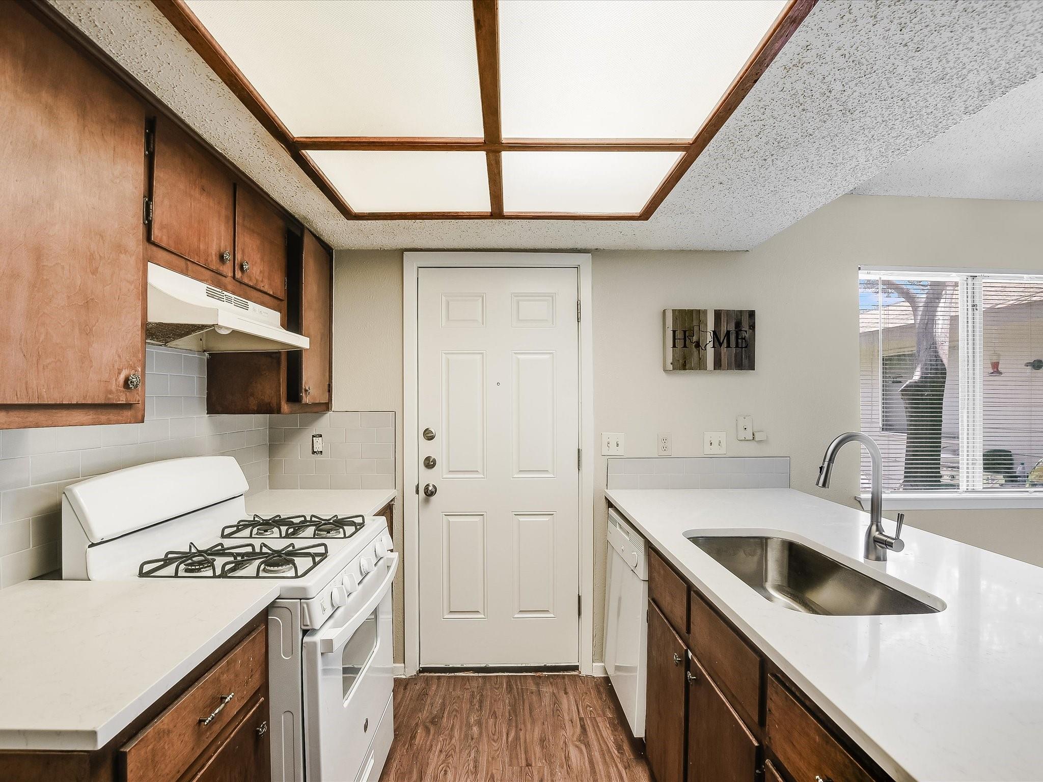 403 Janis None #a Property Photo 7