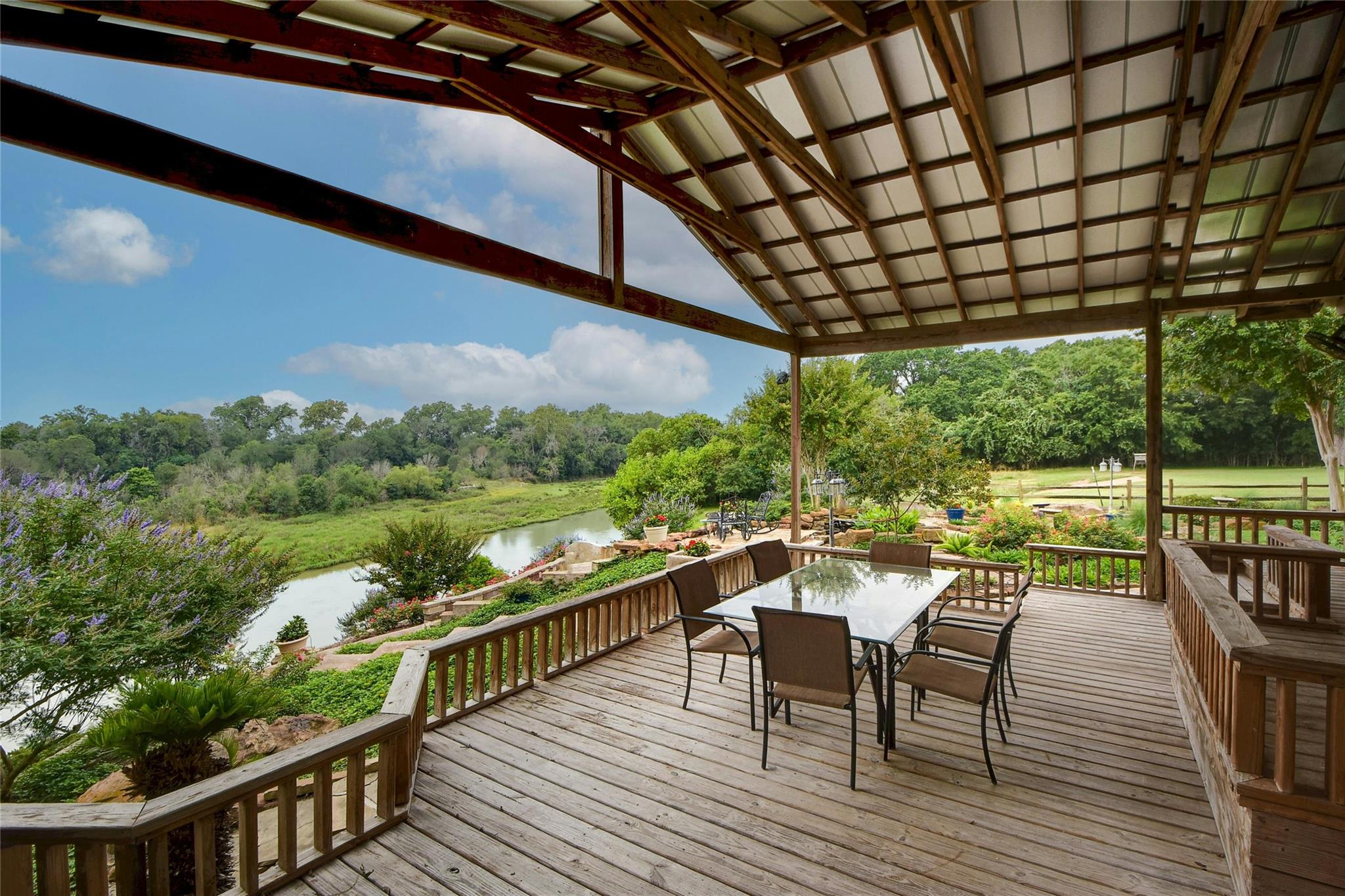 163 El Camino River Rd Property Photo 4