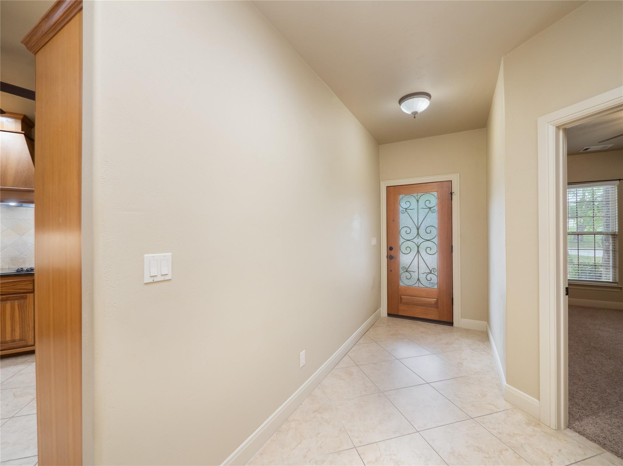 1008 Laurel Oak Cir Property Photo 4