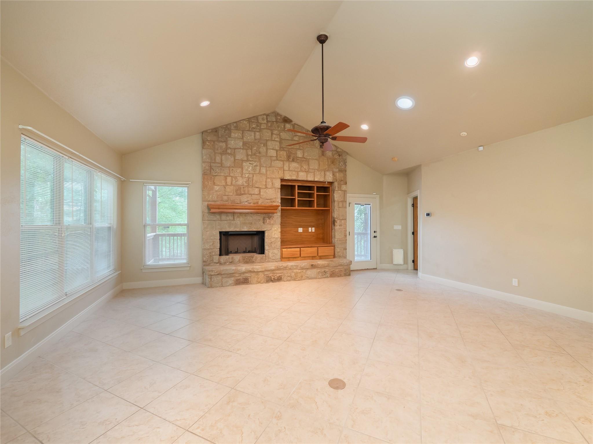 1008 Laurel Oak Cir Property Photo 6