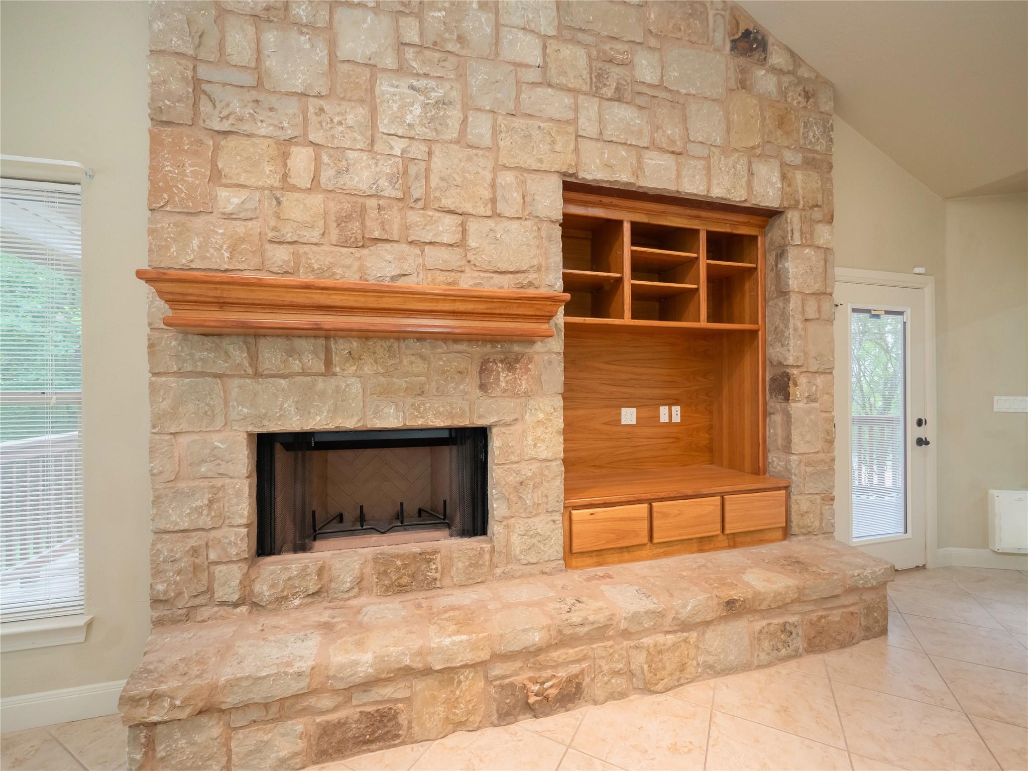 1008 Laurel Oak Cir Property Photo 7