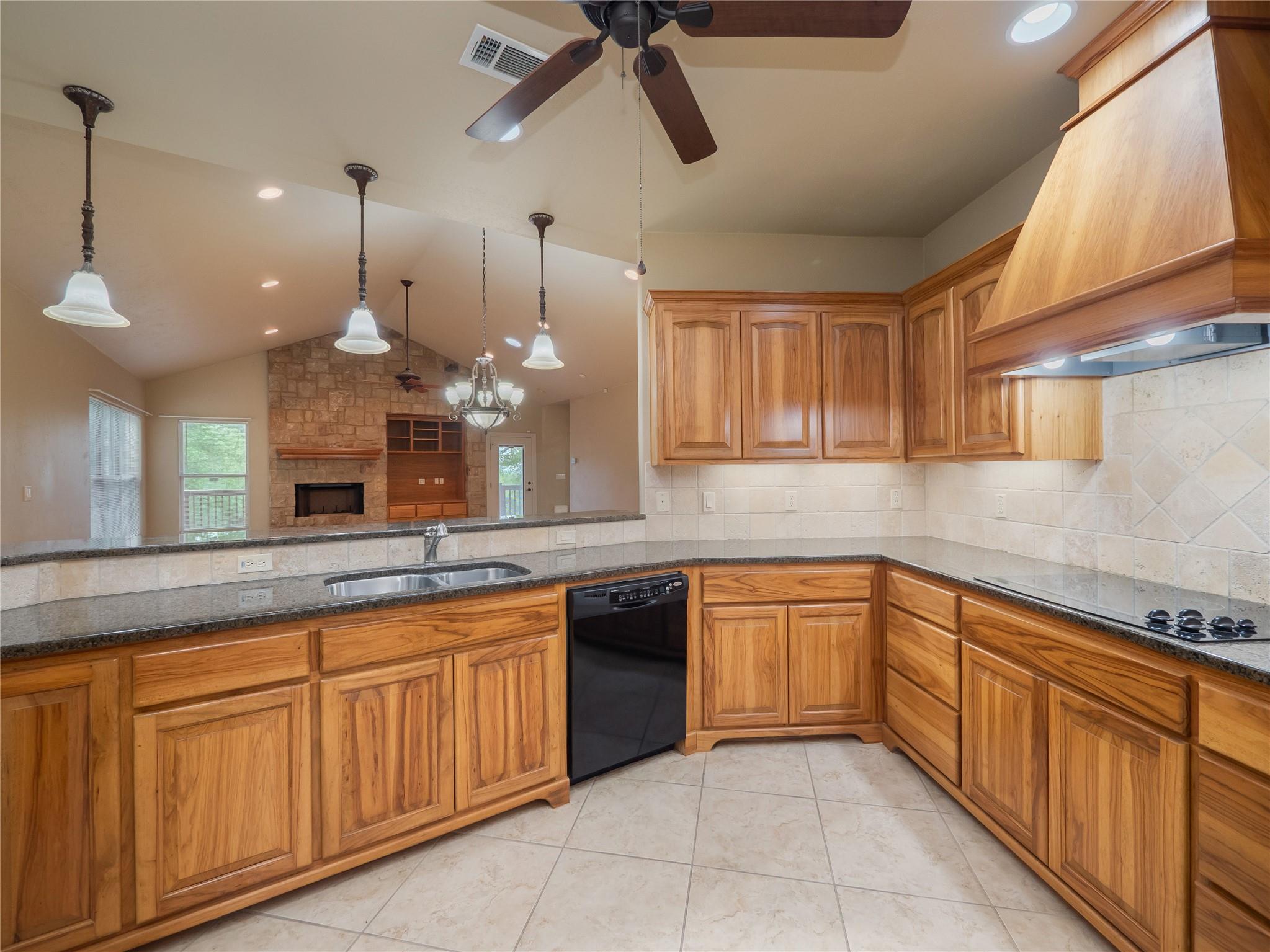 1008 Laurel Oak Cir Property Photo 12