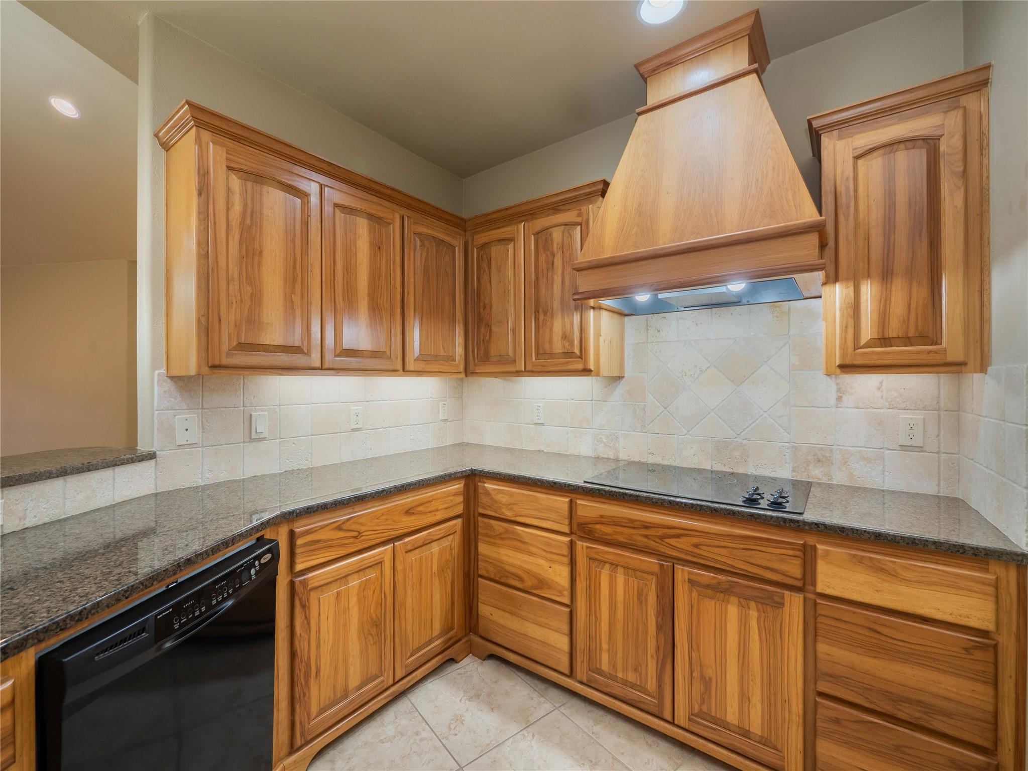 1008 Laurel Oak Cir Property Photo 13
