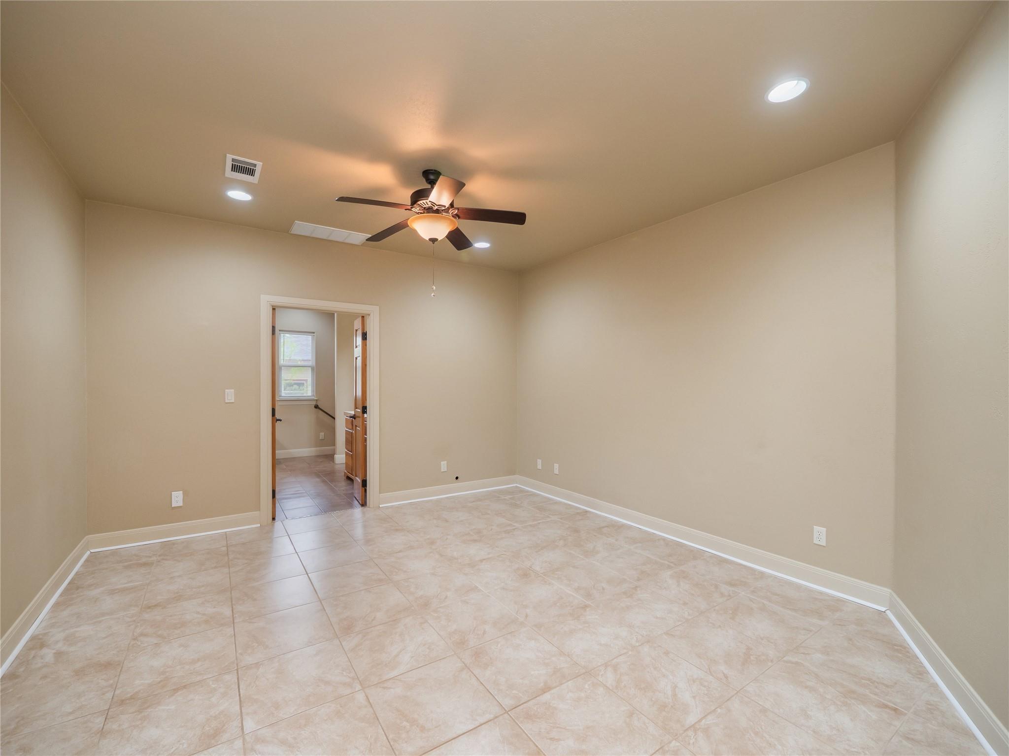 1008 Laurel Oak Cir Property Photo 19