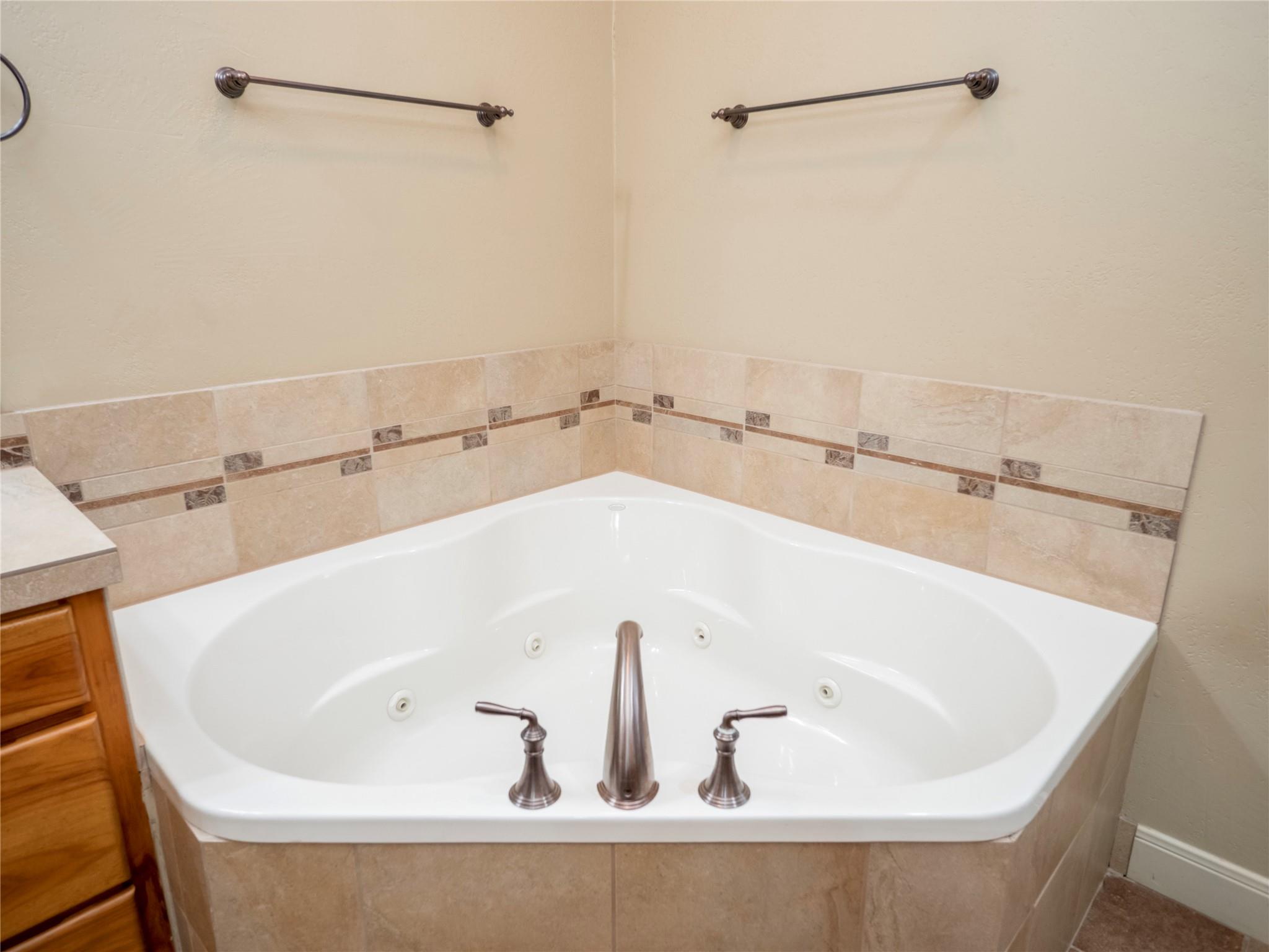 1008 Laurel Oak Cir Property Photo 21
