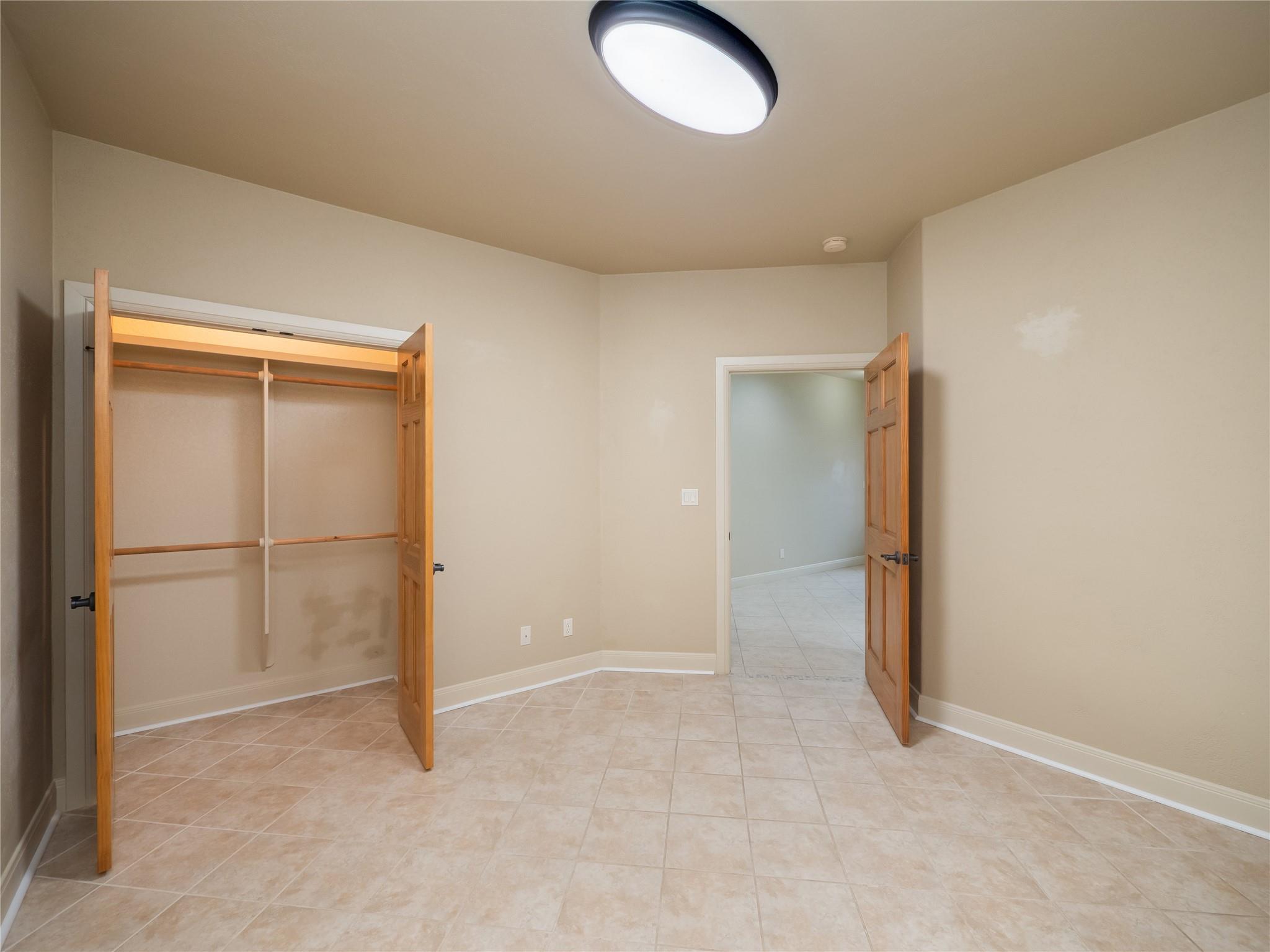 1008 Laurel Oak Cir Property Photo 27