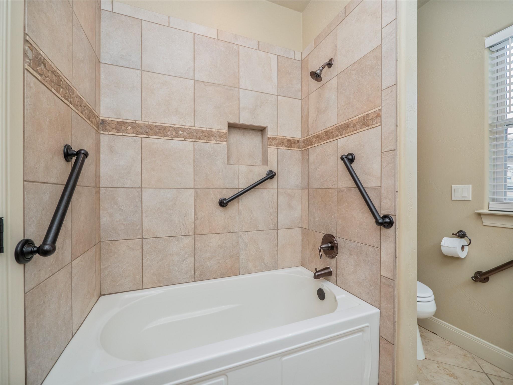 1008 Laurel Oak Cir Property Photo 29