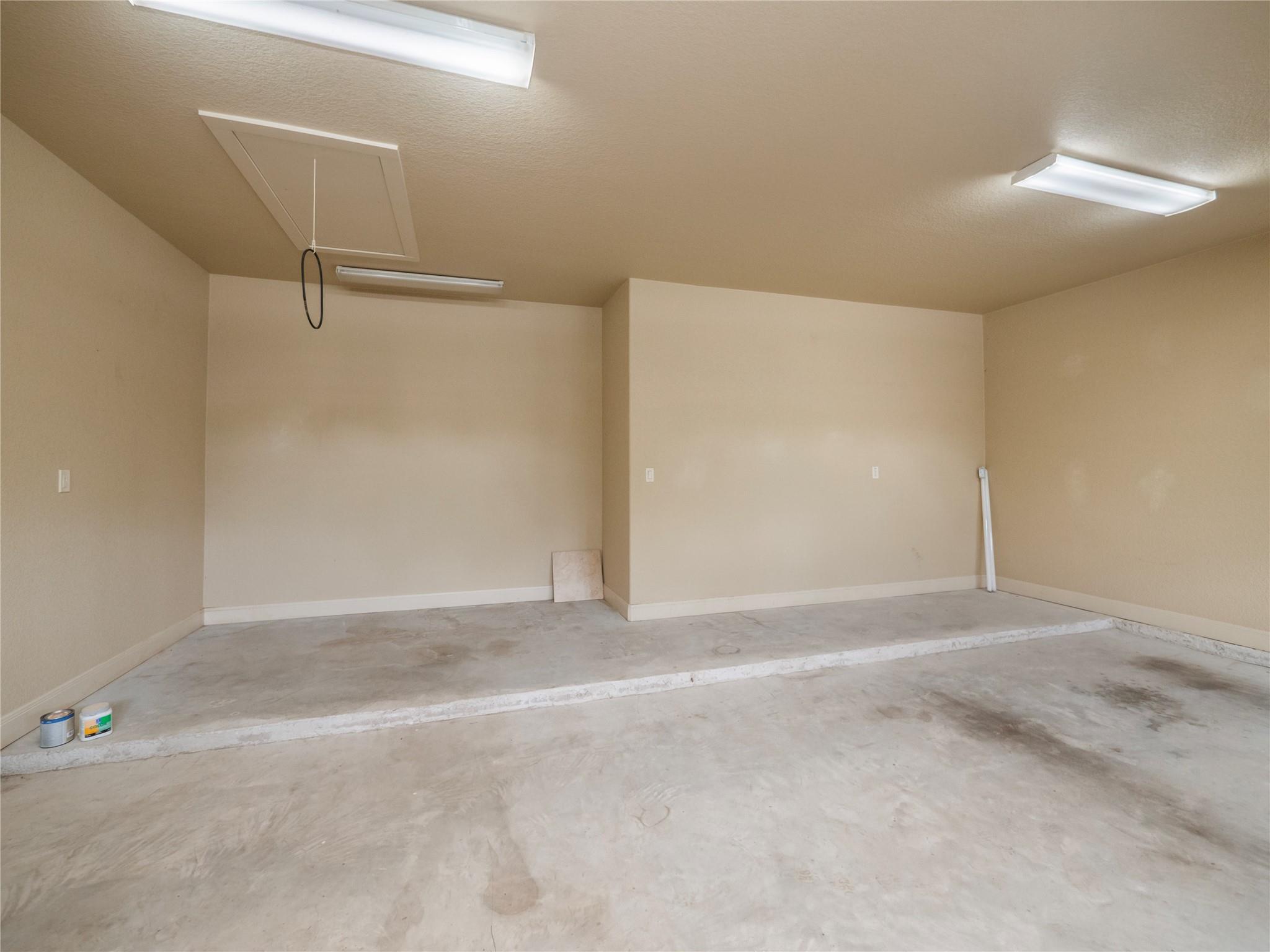 1008 Laurel Oak Cir Property Photo 31