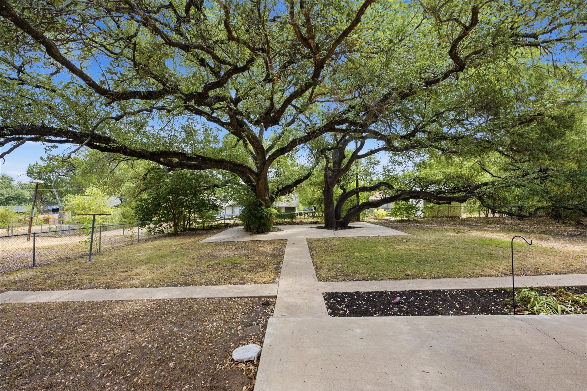 11605 N Oaks Dr Property Photo 6