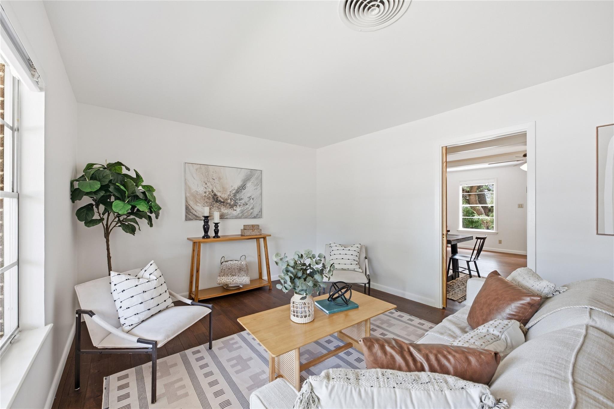 11605 N Oaks Dr Property Photo 8