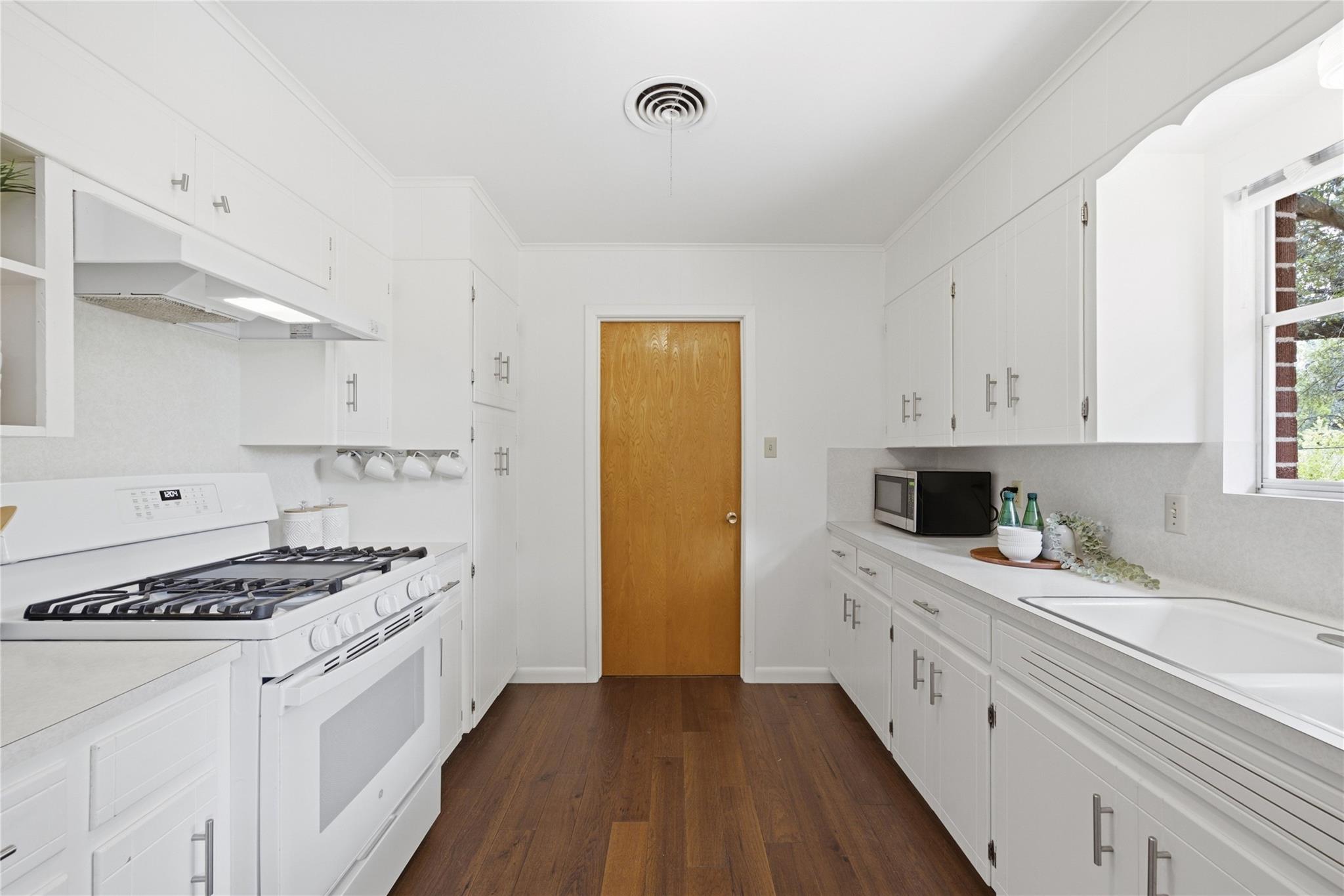11605 N Oaks Dr Property Photo 9