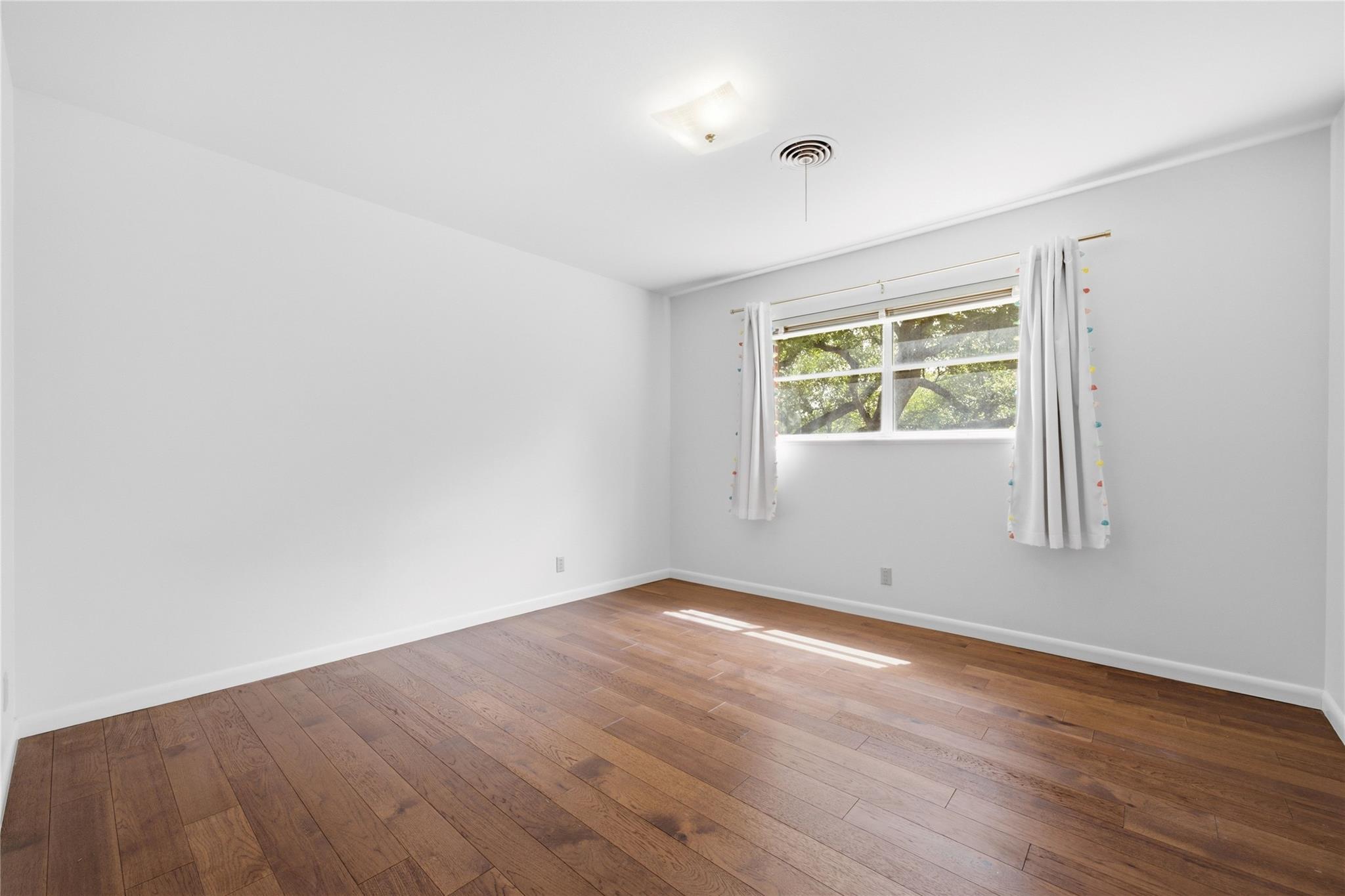 11605 N Oaks Dr Property Photo 20