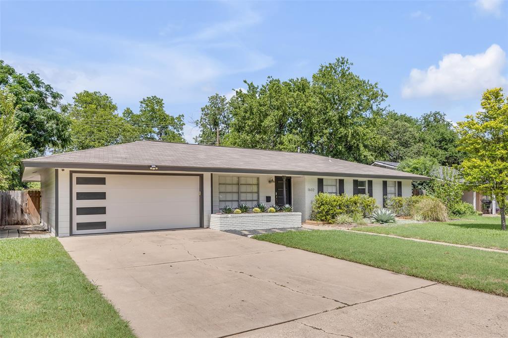 1602 Ashberry Dr Property Photo 1