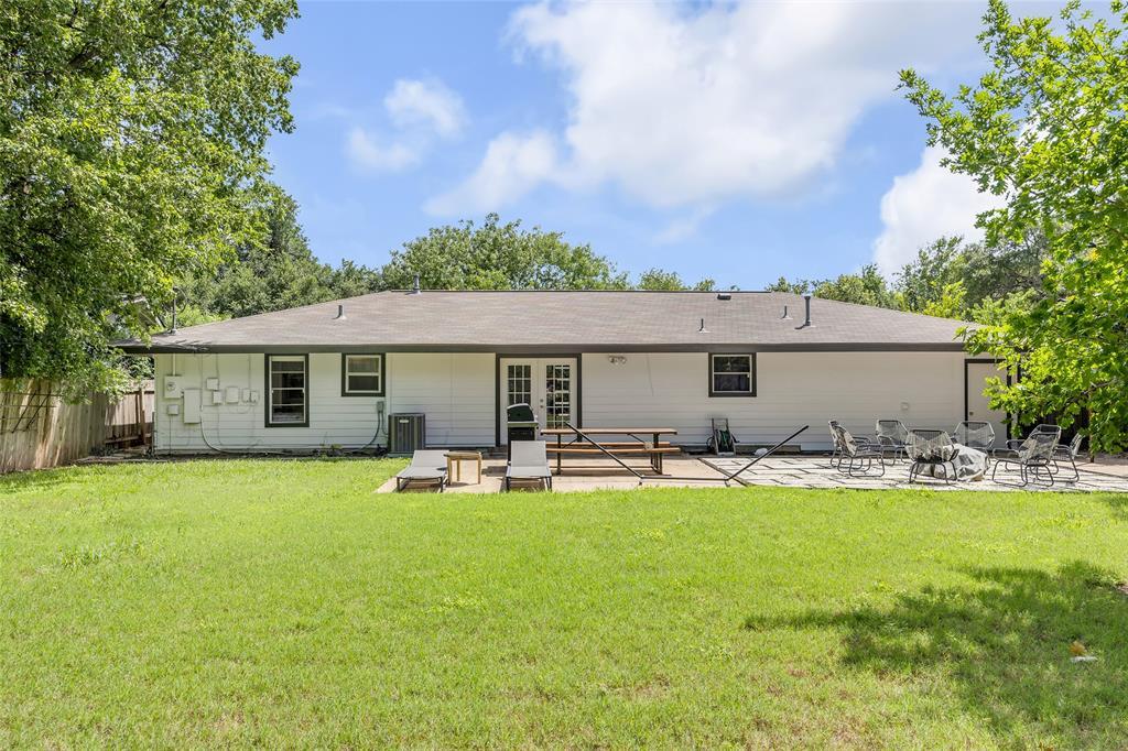 1602 Ashberry Dr Property Photo 16