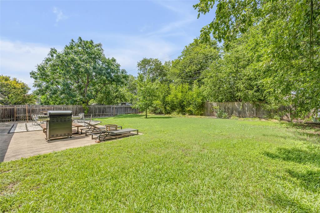 1602 Ashberry Dr Property Photo 17
