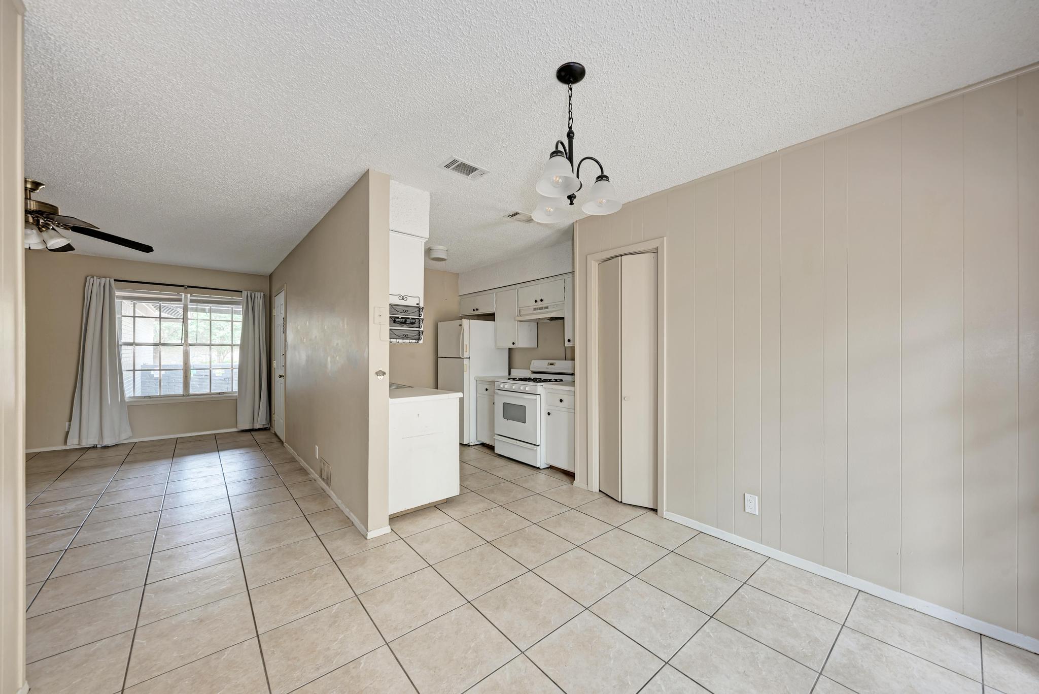 8103 Exmoor Dr #b Property Photo 21