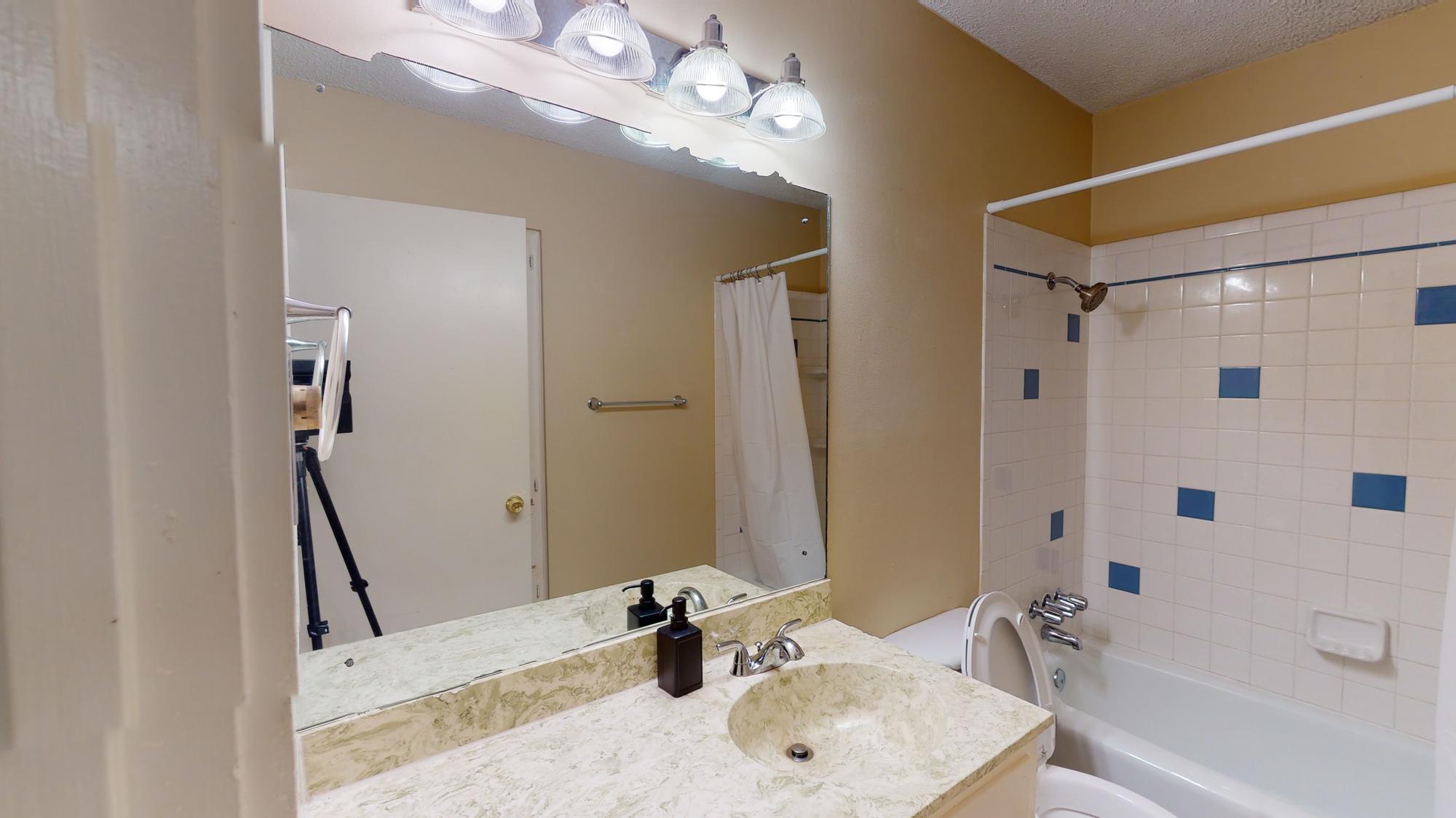 9104 Quail Creek Dr #a Property Photo 13