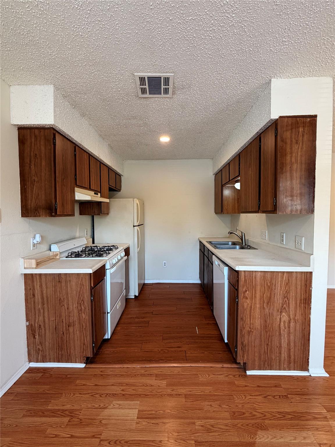 1203 W 49th St #c Property Photo 3