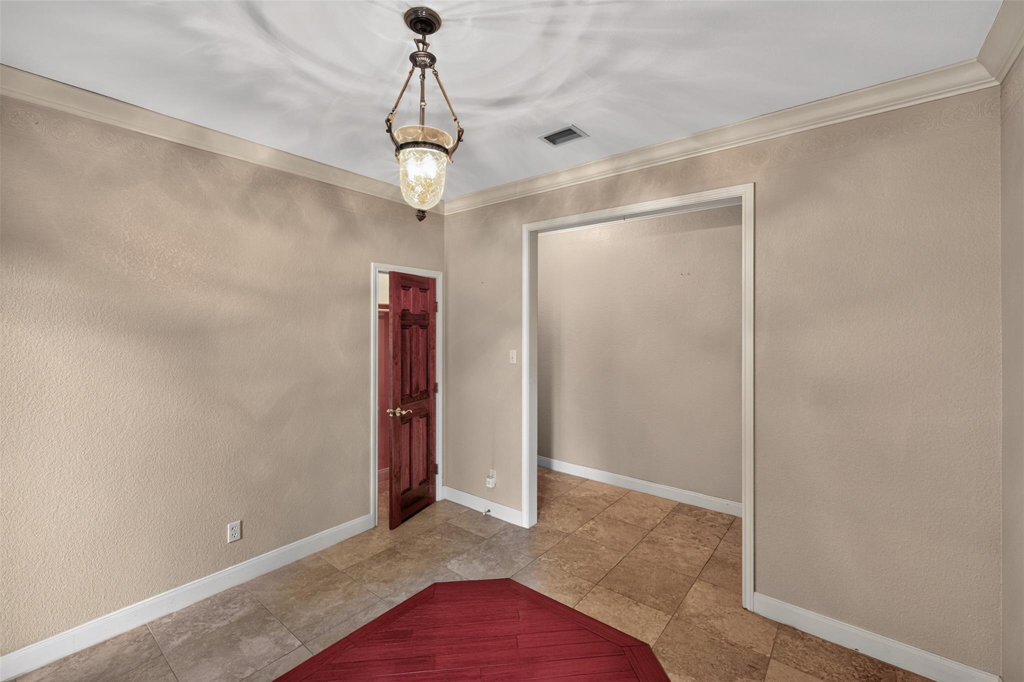 421 W Market St Property Photo 6