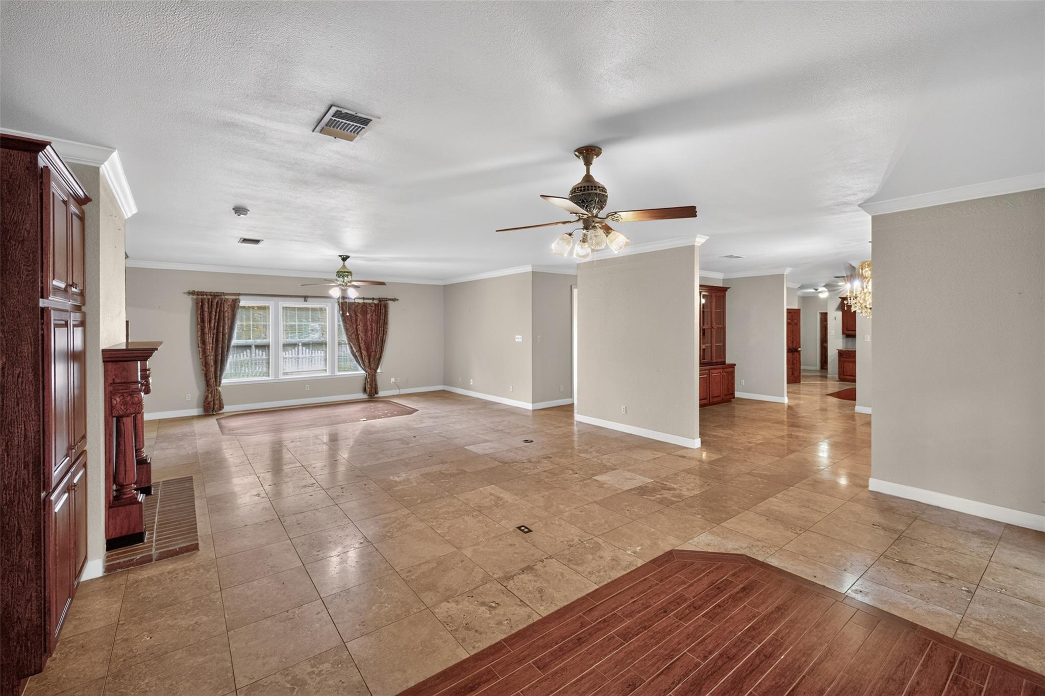 421 W Market St Property Photo 10