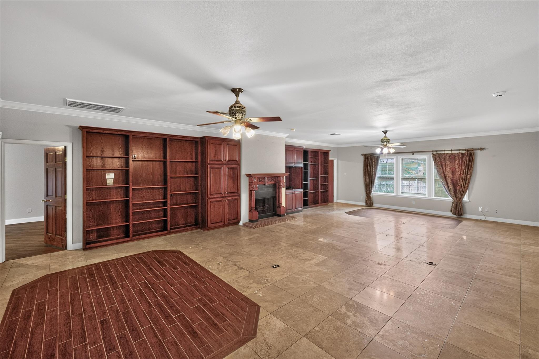 421 W Market St Property Photo 11