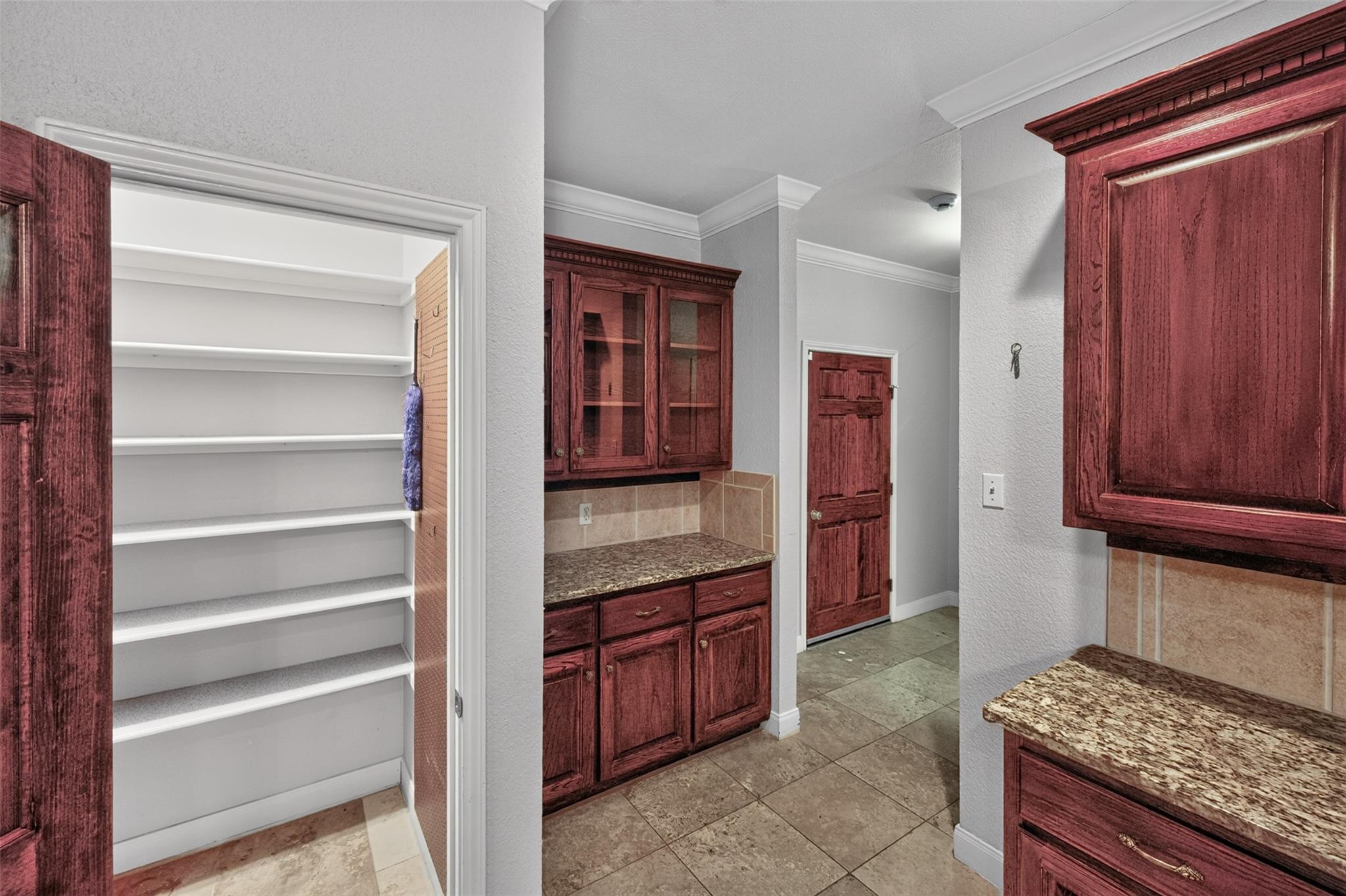 421 W Market St Property Photo 22