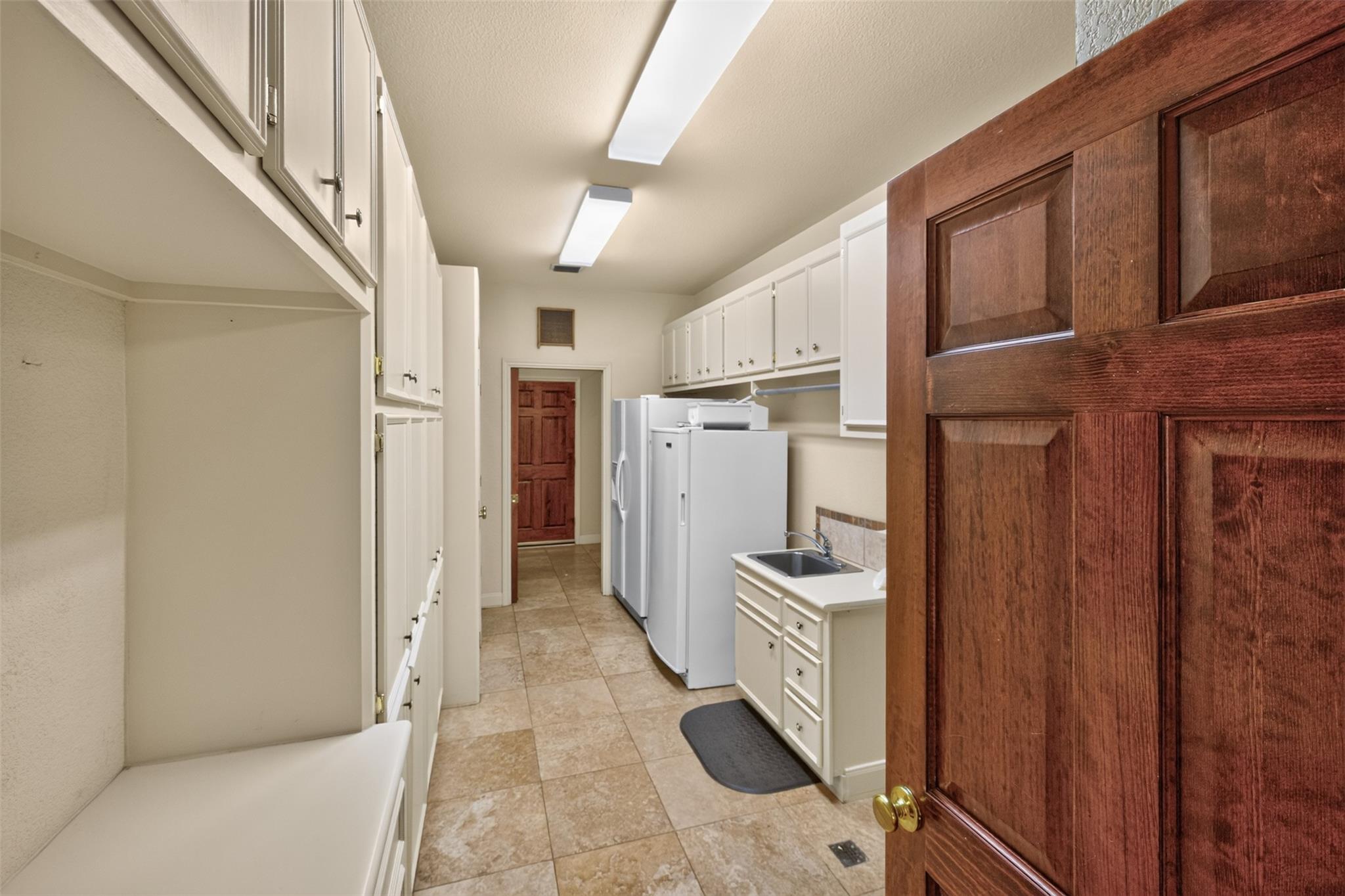 421 W Market St Property Photo 26
