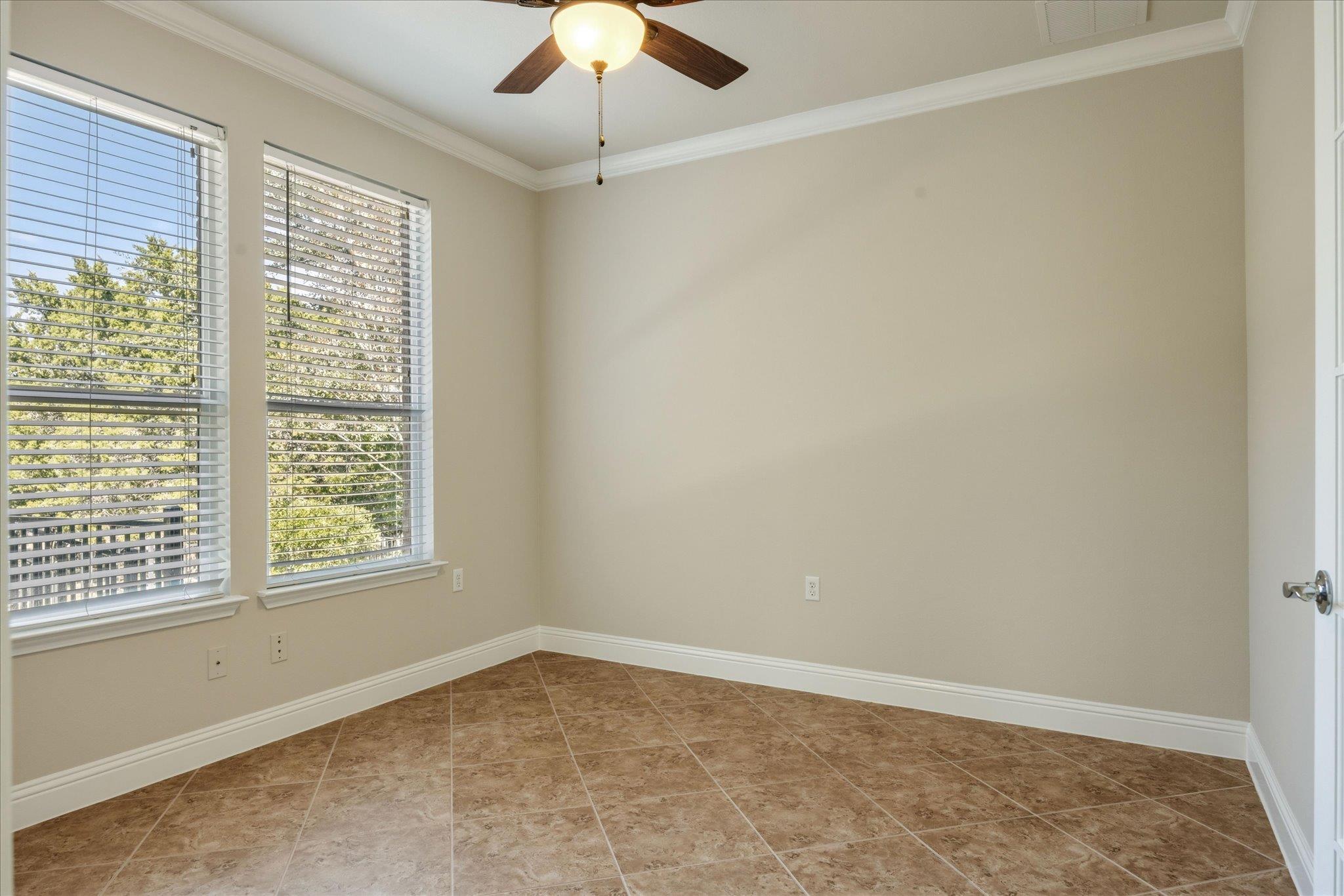 325 Bartlett Peak Dr Property Photo 17
