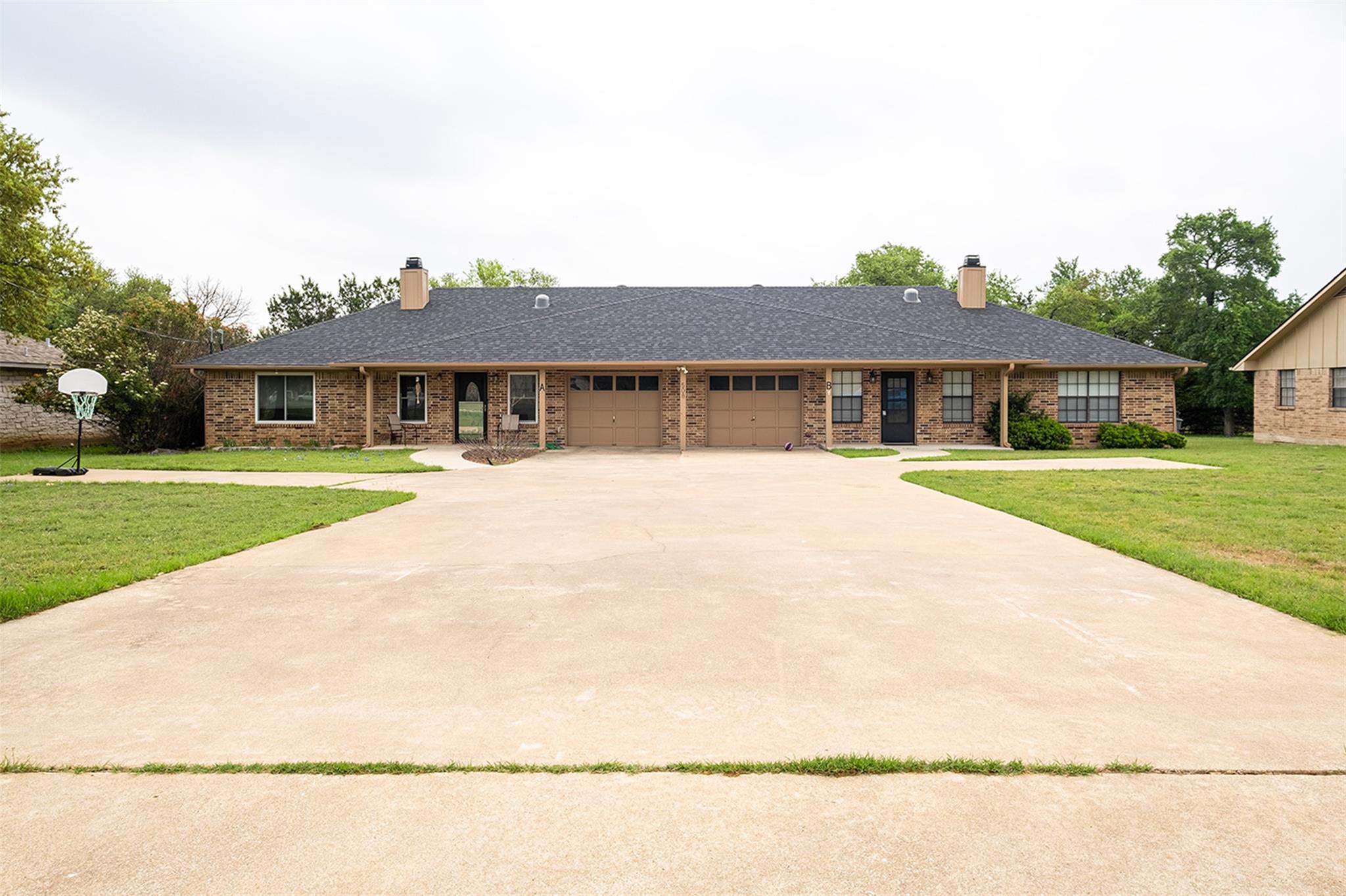 508 Hedgewood Dr B Property Photo