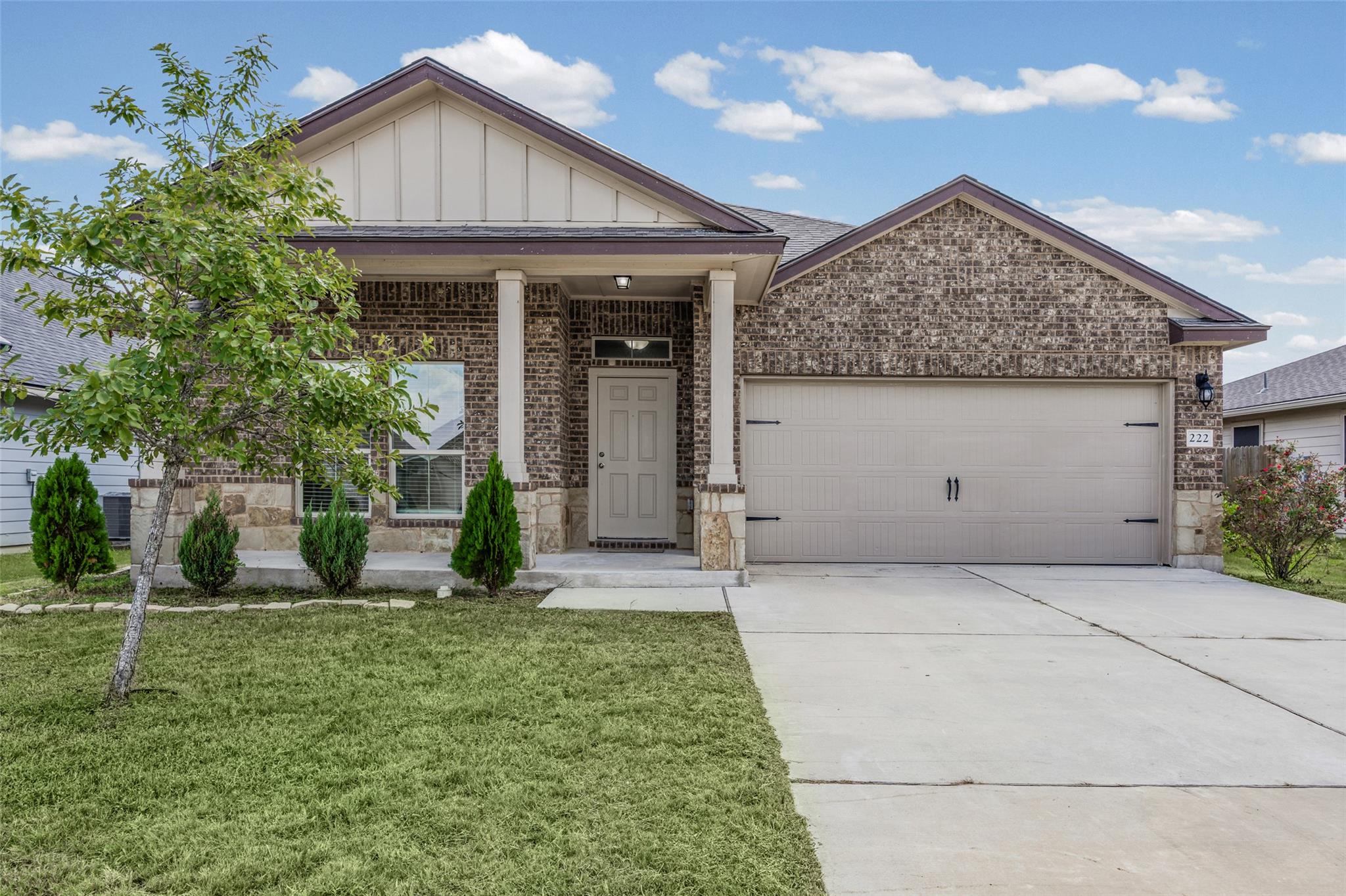 222 Reagor Dr Property Photo 1