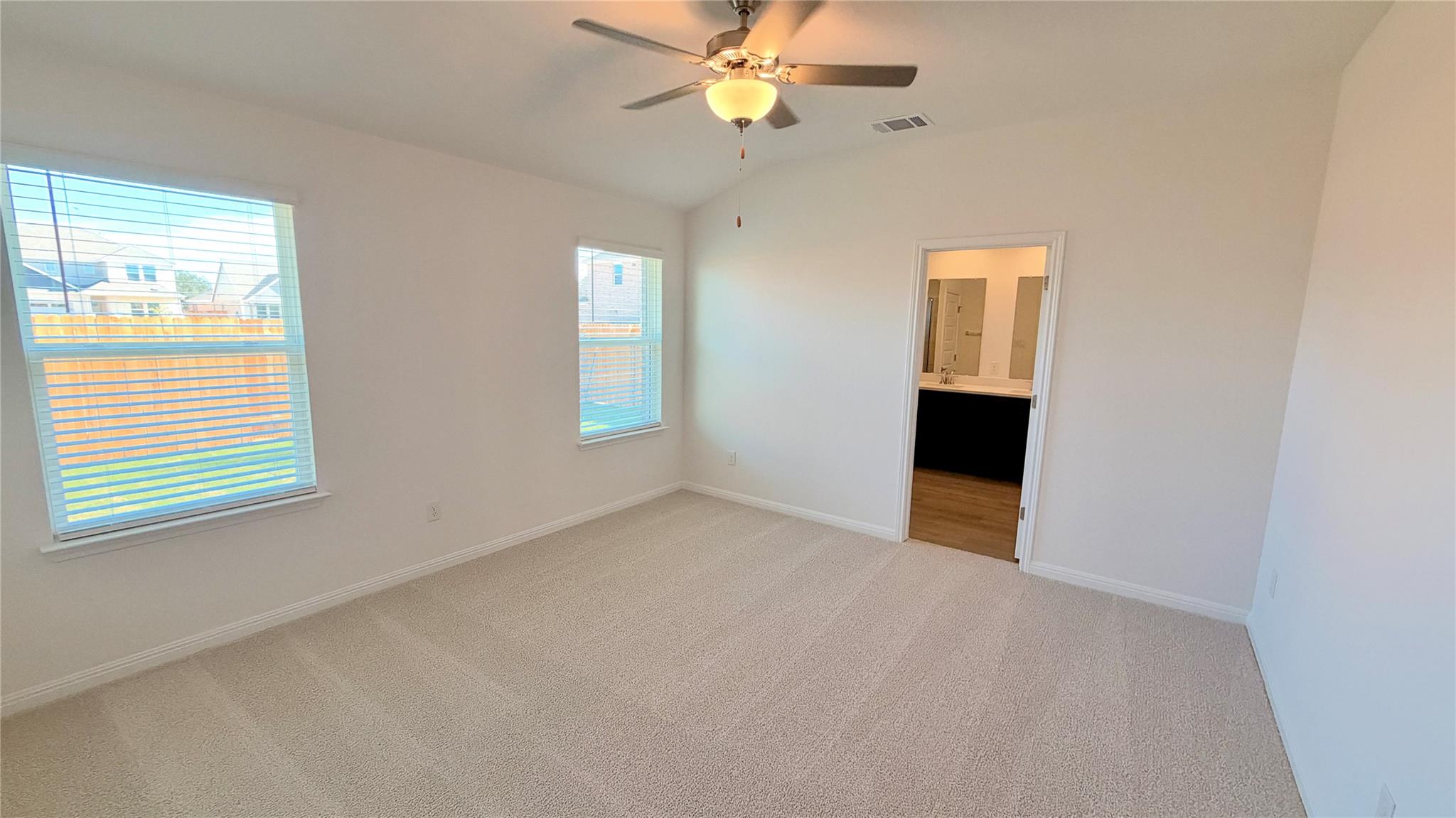 164 Leland Ave Property Photo 3