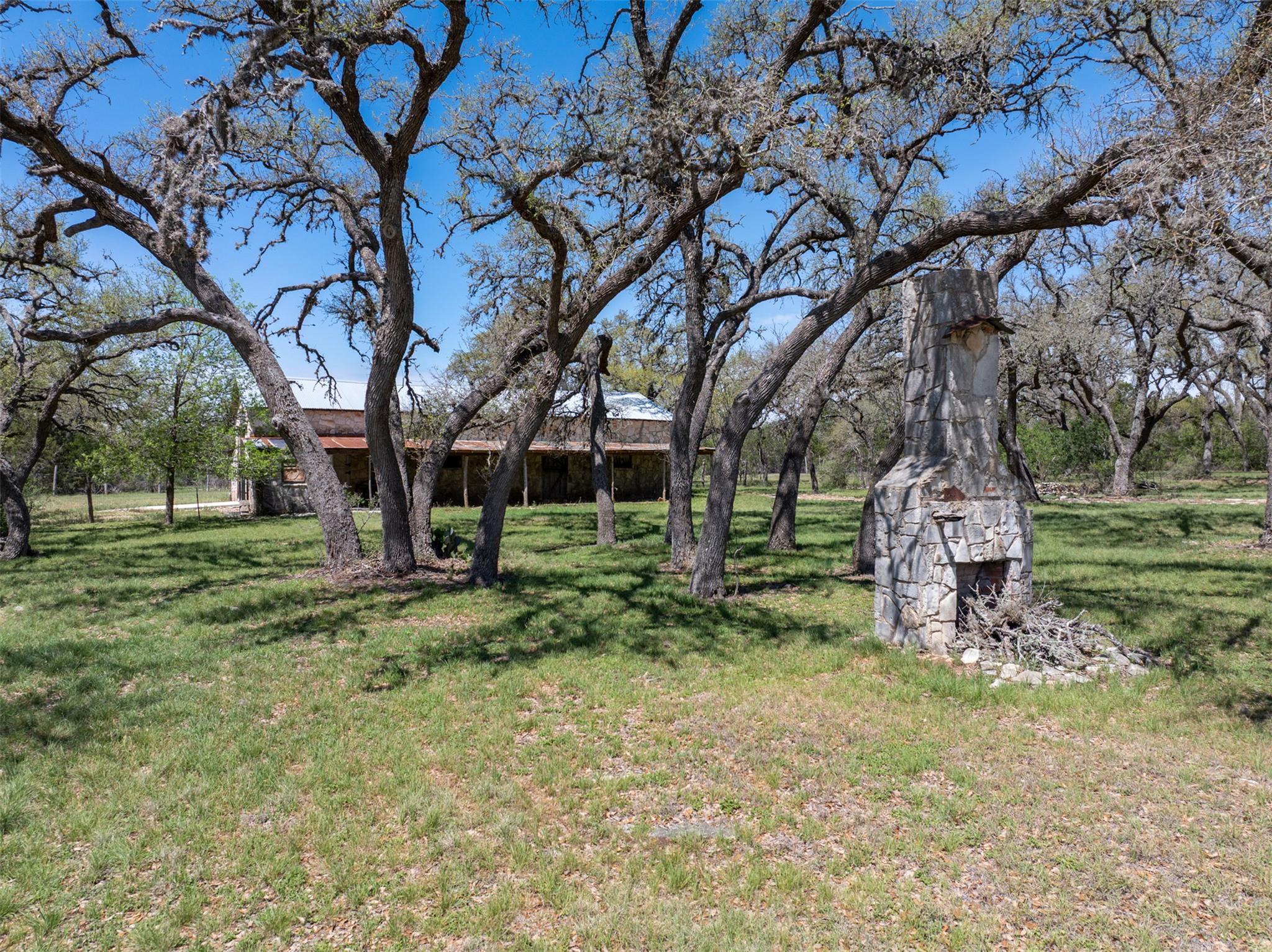 230 Meadowview Dr Property Photo 2