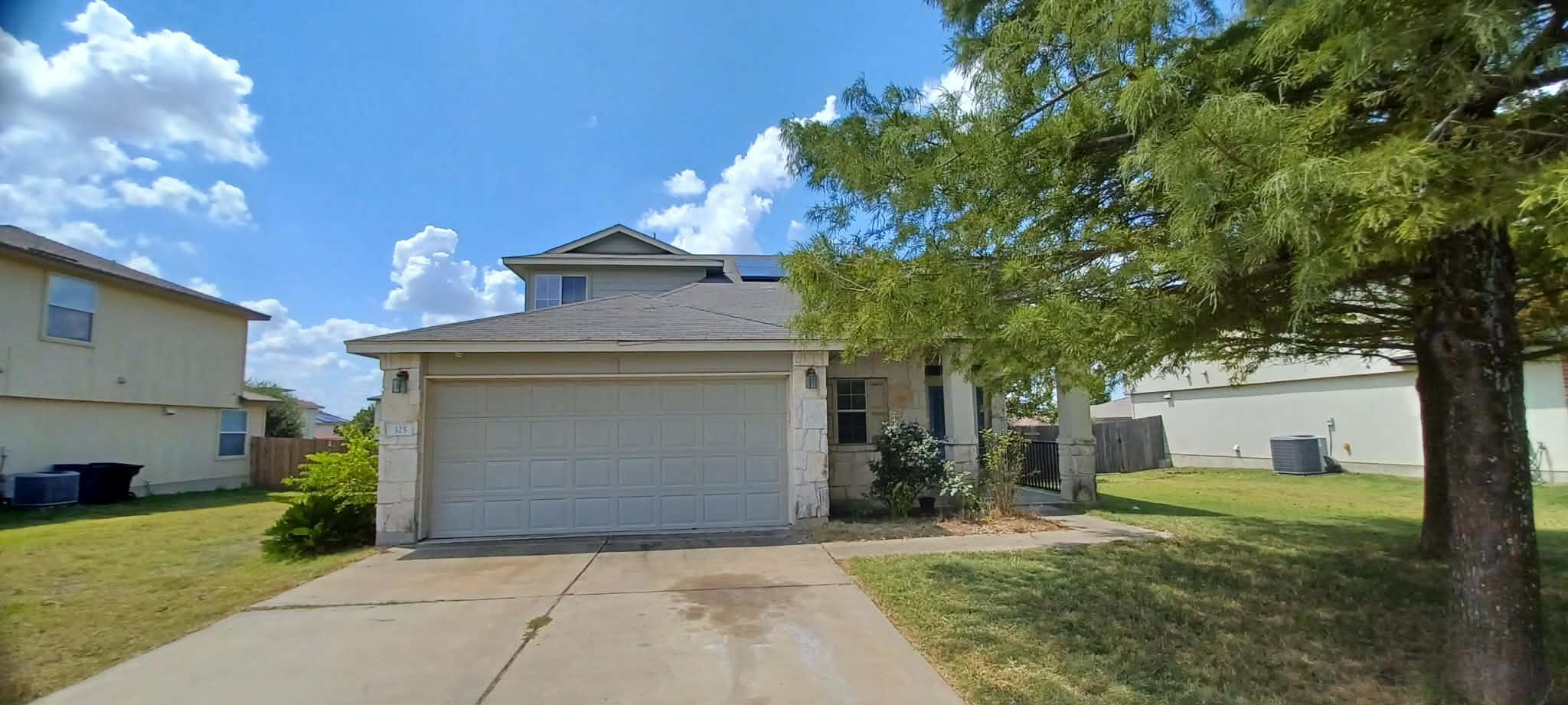 325 Wimberley St Property Photo 1