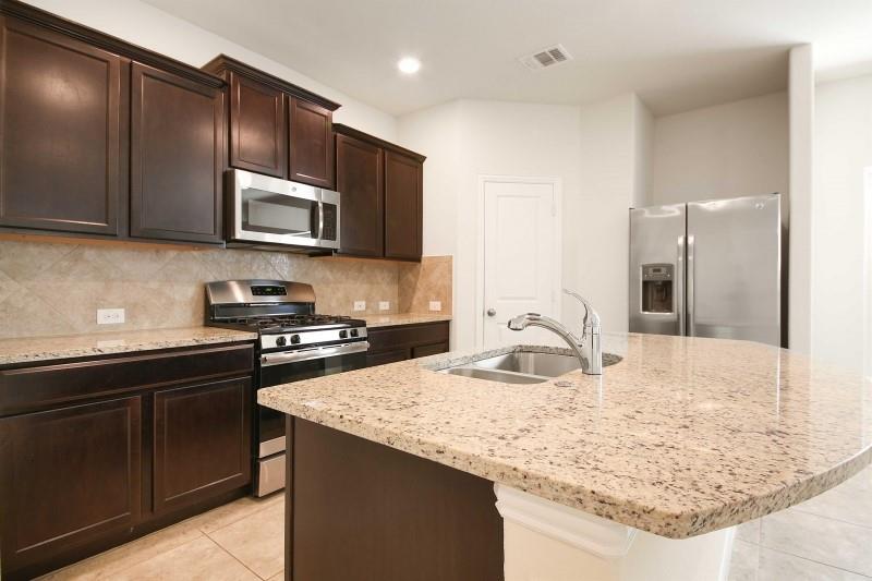 14002 Madrigal Ln Property Photo 5
