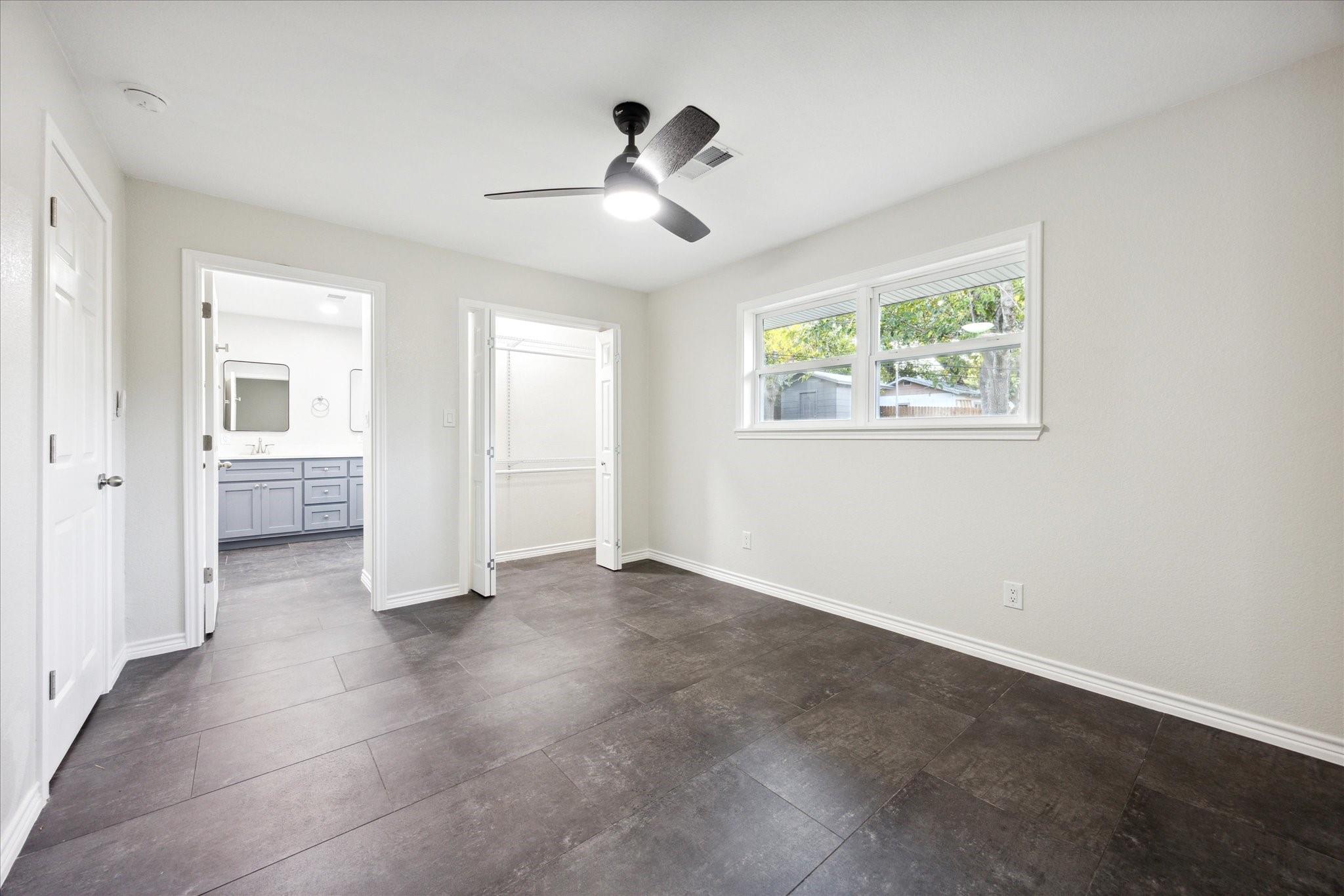1305 W 1st St Property Photo 14