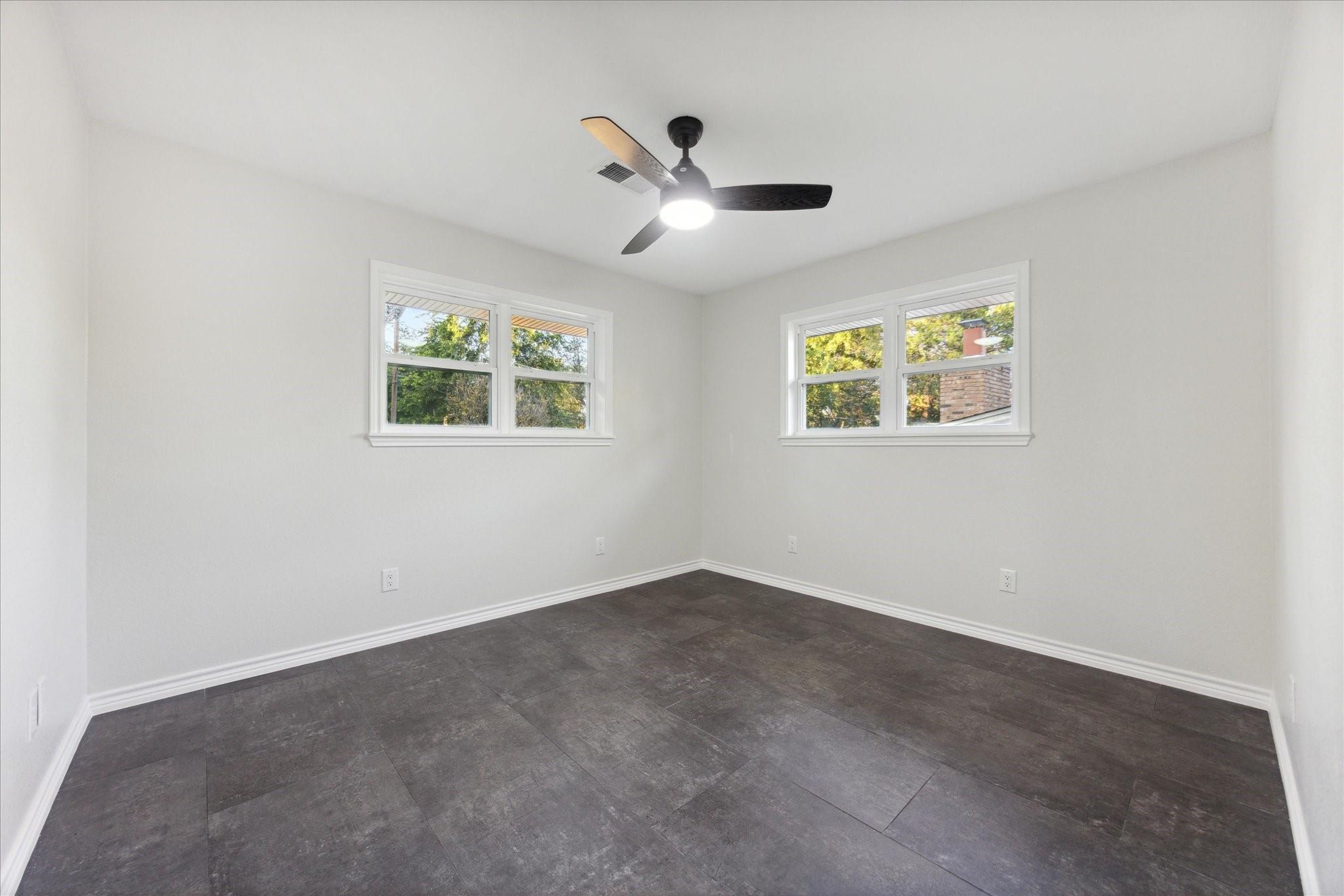 1305 W 1st St Property Photo 22