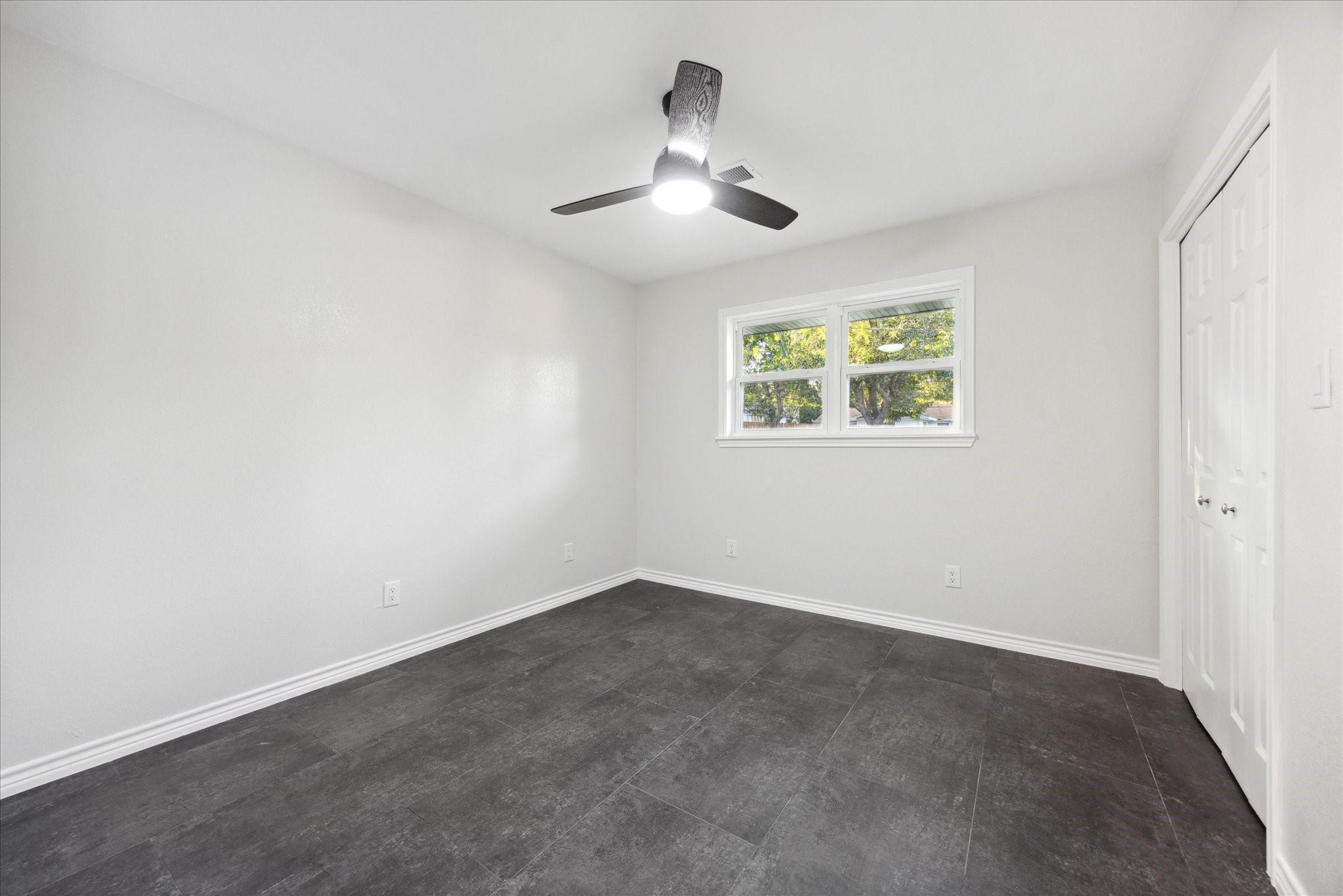1305 W 1st St Property Photo 24
