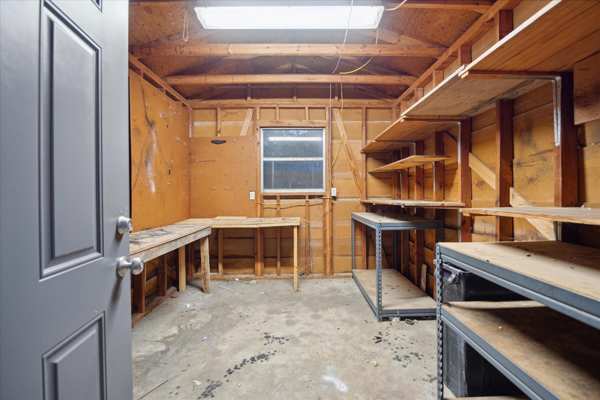 1305 W 1st St Property Photo 36