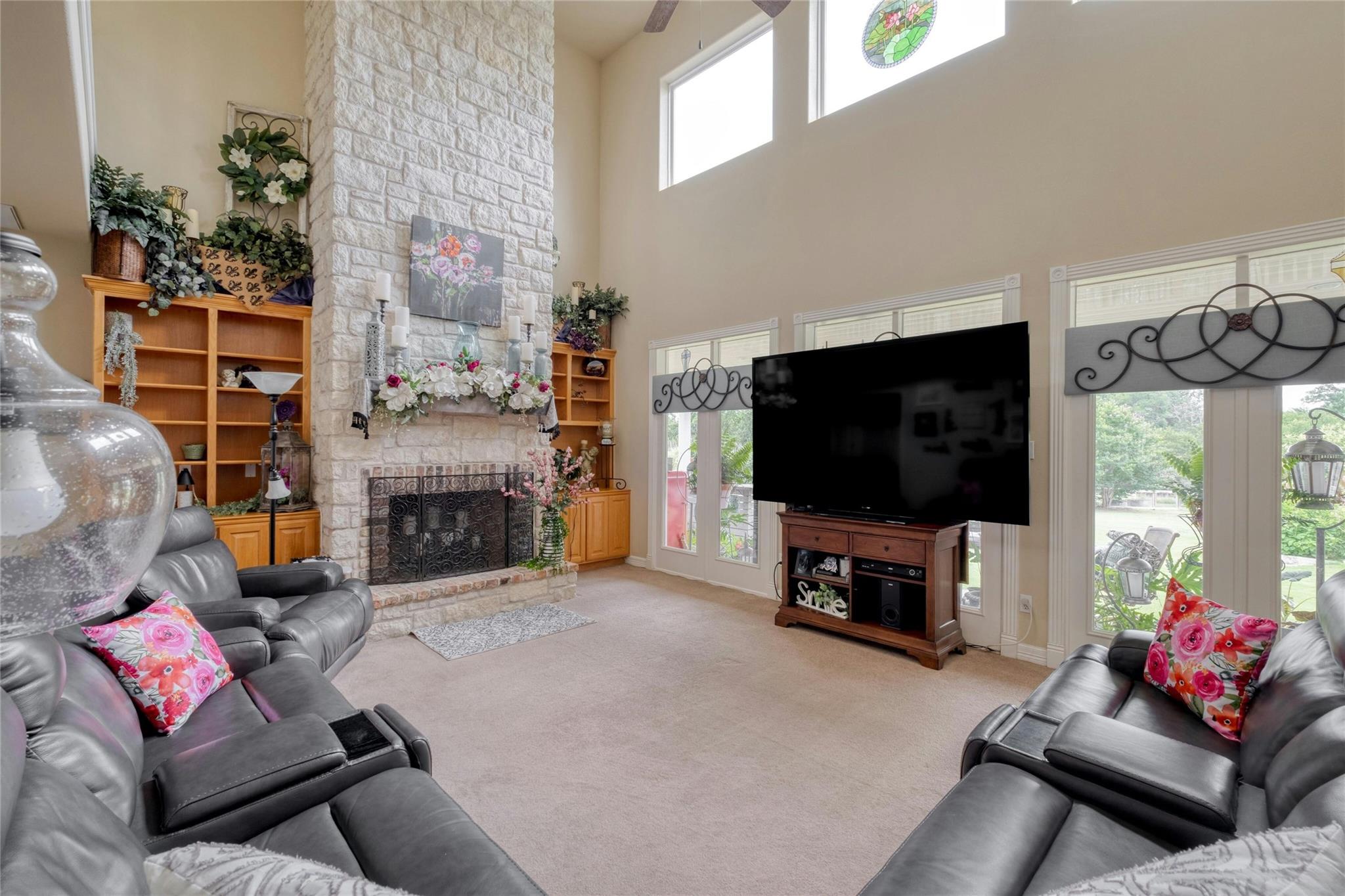 206 High River Ranch Dr Property Photo 5