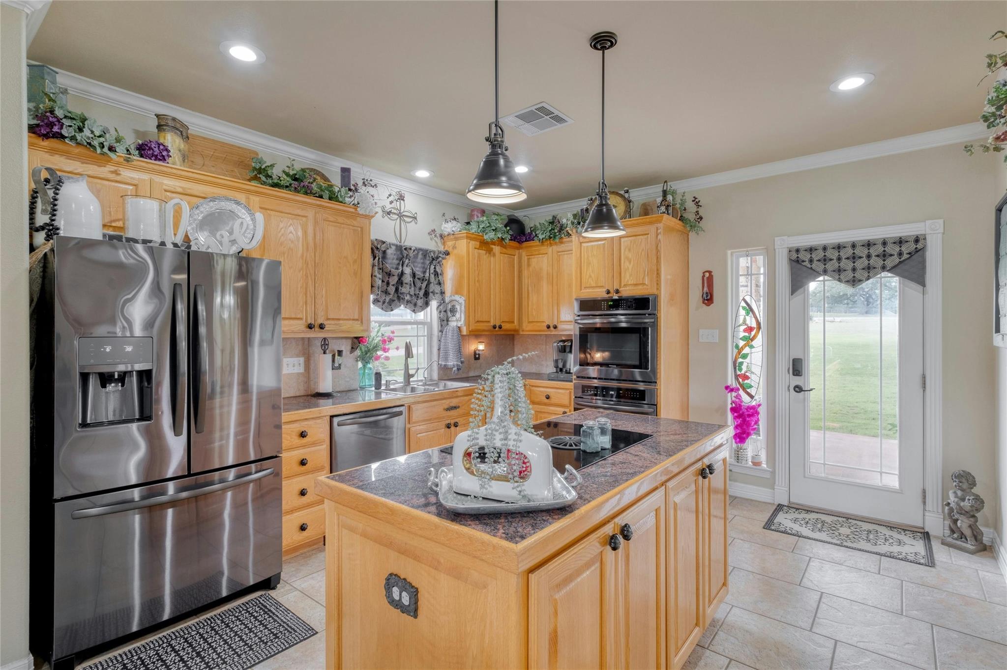 206 High River Ranch Dr Property Photo 8