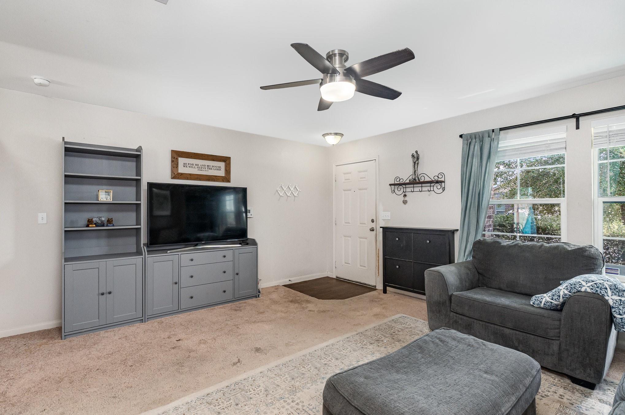 13708 Sierra Wind Ln Property Photo 5