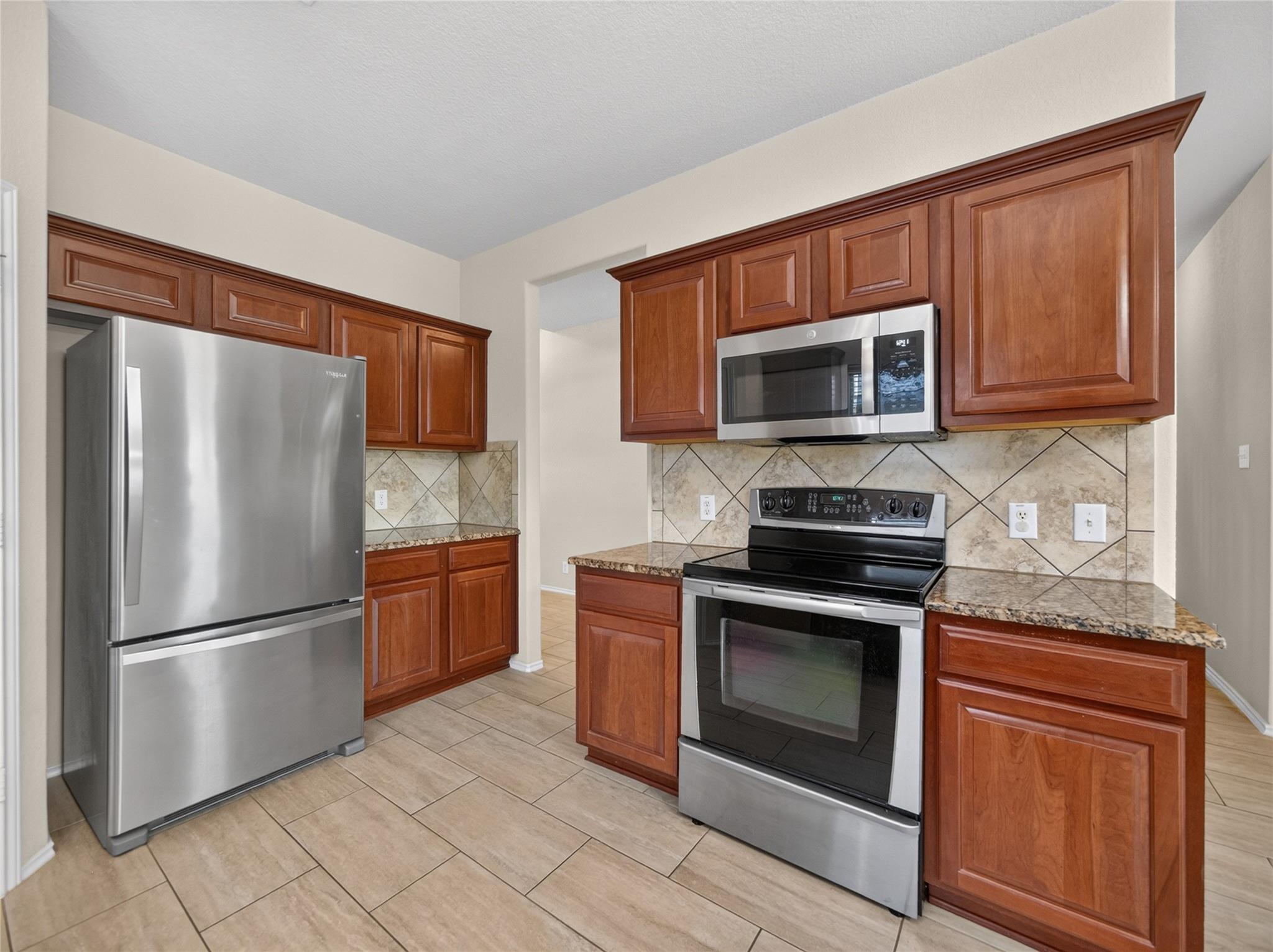 1916 Golden Arrow Ave Property Photo 9