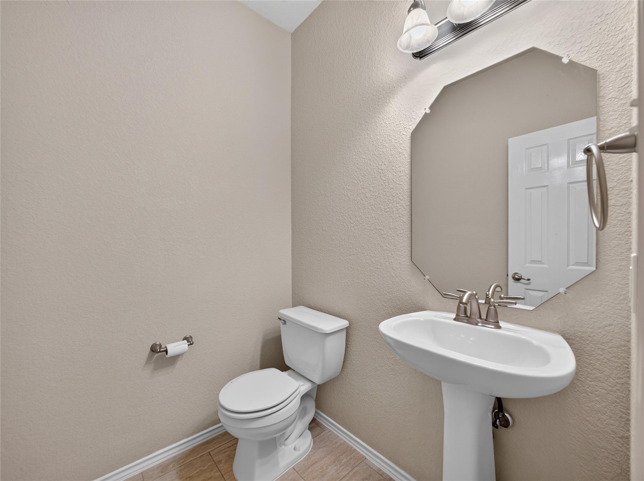 1916 Golden Arrow Ave Property Photo 18