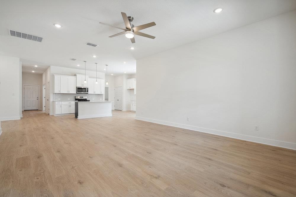 137 Tenny Ln Property Photo 2
