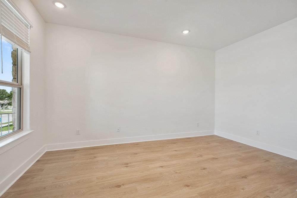 137 Tenny Ln Property Photo 10